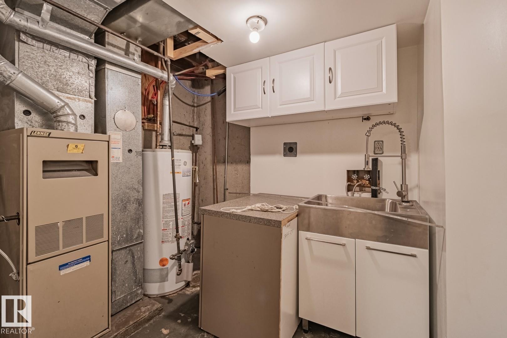 221 Harrison Dr Nw, Edmonton, AB - Indoor Photo Showing Laundry Room