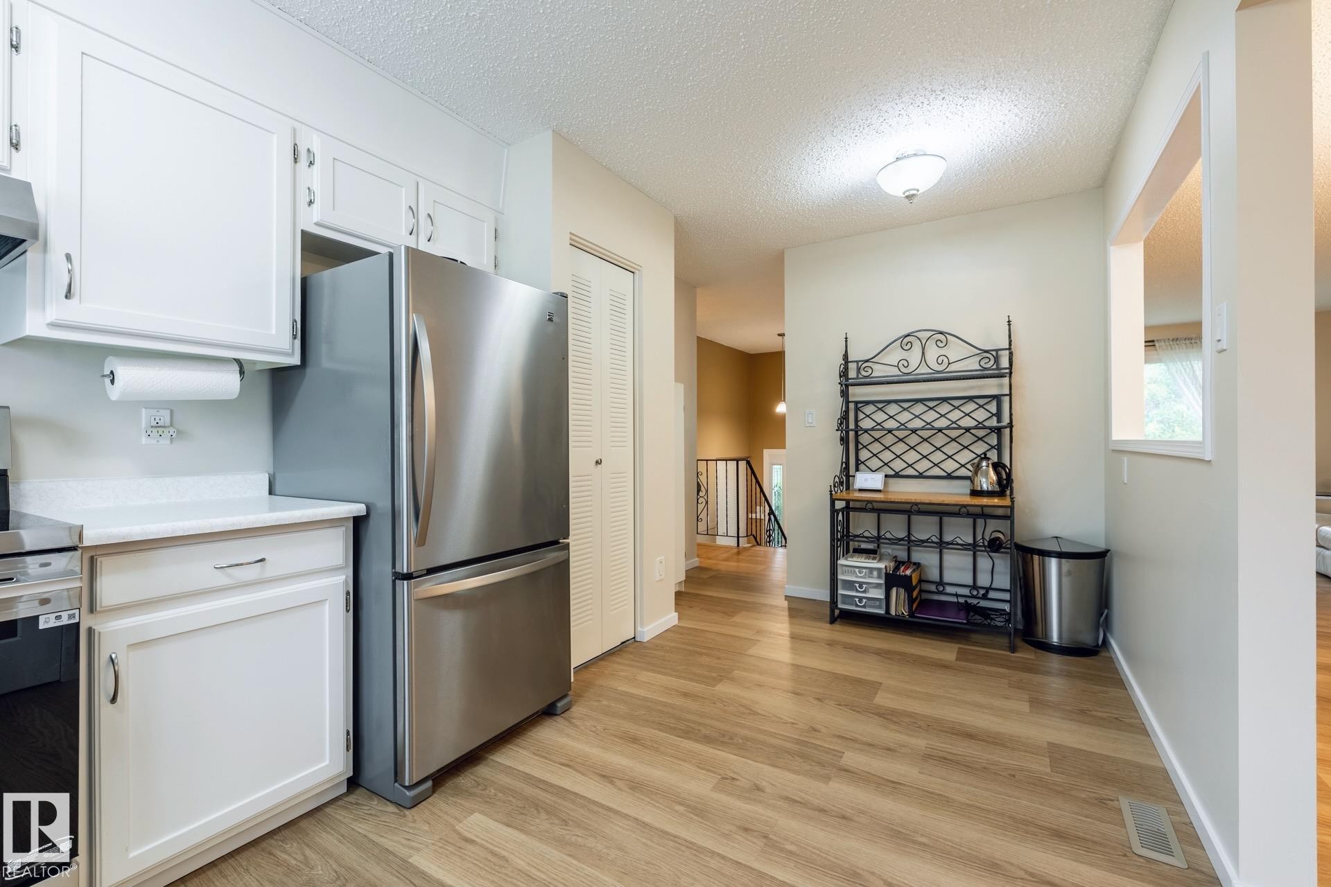 12 Amherst Crescent, St. Albert, AB - Indoor Photo Showing Kitchen