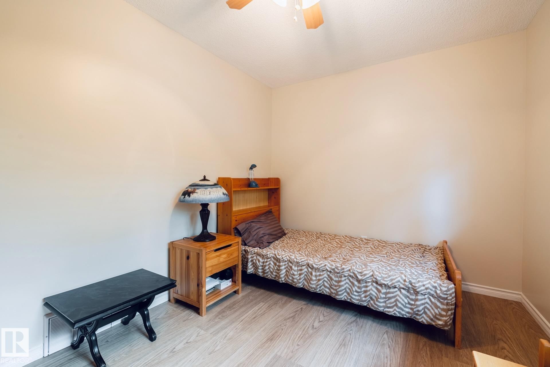 12 Amherst Crescent, St. Albert, AB - Indoor Photo Showing Bedroom