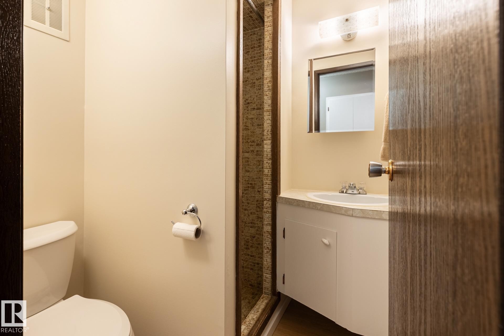 12 Amherst Crescent, St. Albert, AB - Indoor Photo Showing Bathroom