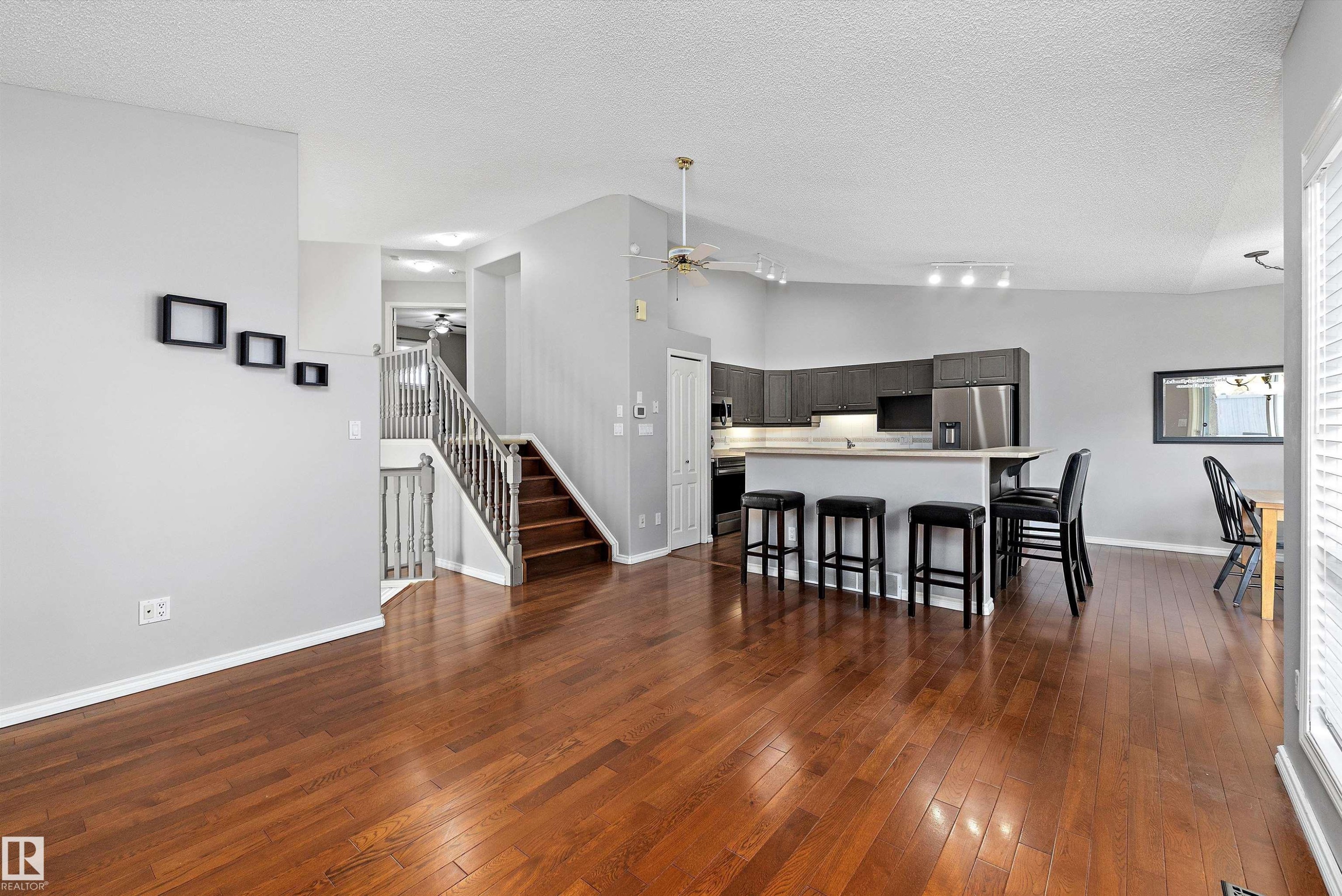 #123 215 Blackburn Dr E Sw, Edmonton, AB - Indoor Photo Showing Dining Room