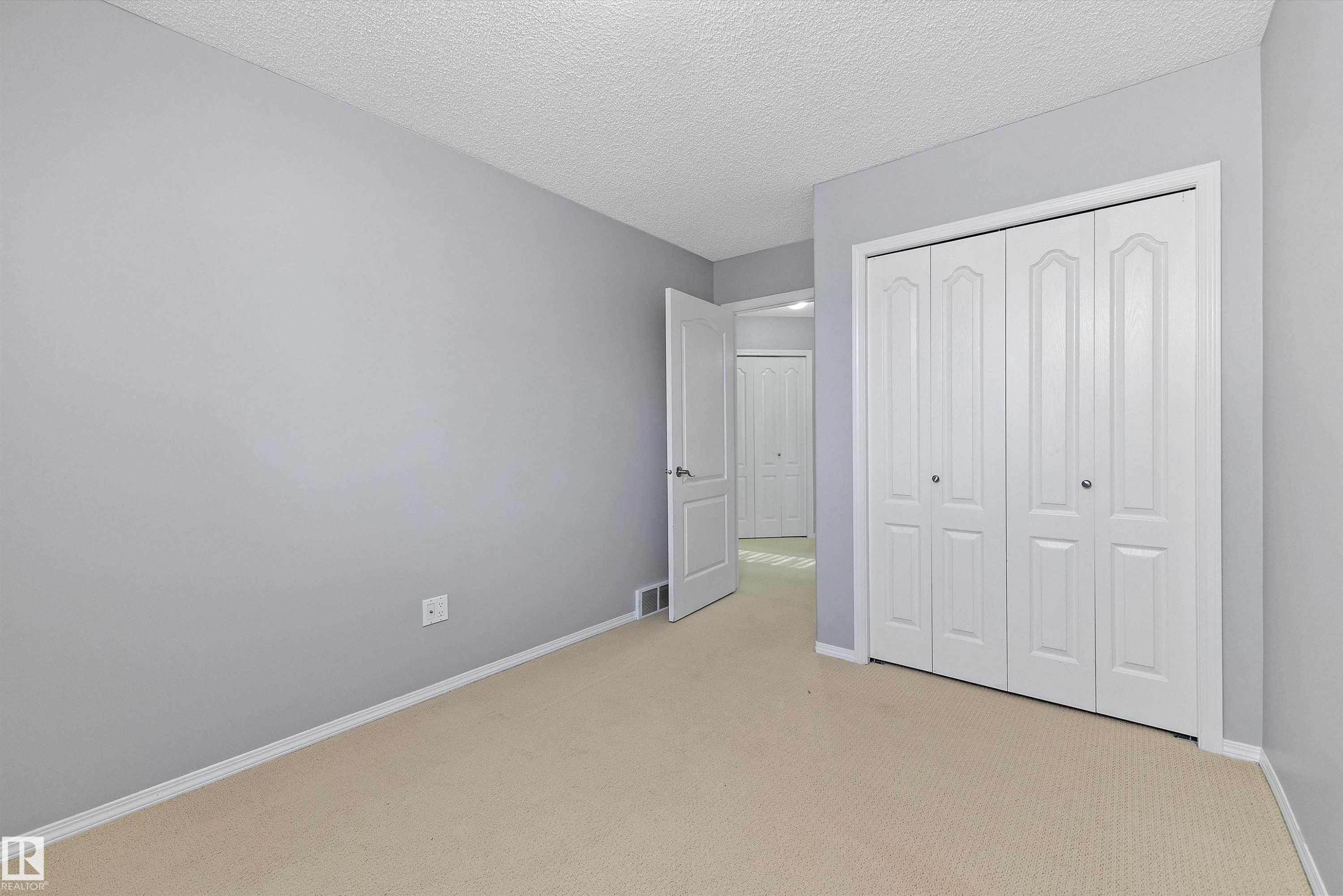 #123 215 Blackburn Dr E Sw, Edmonton, AB - Indoor