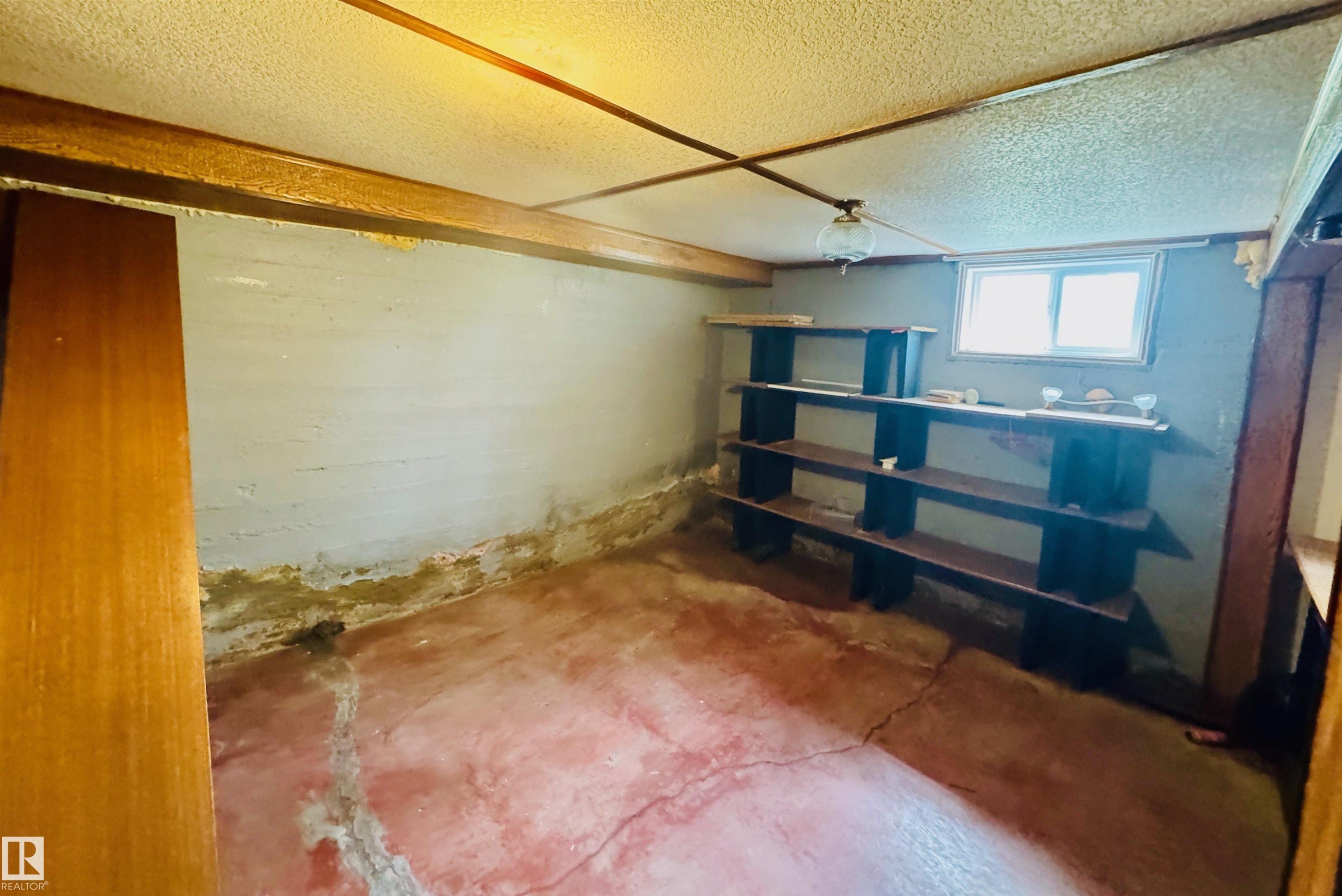 58410 Rng Rd 95, Rural St. Paul County, AB - Indoor