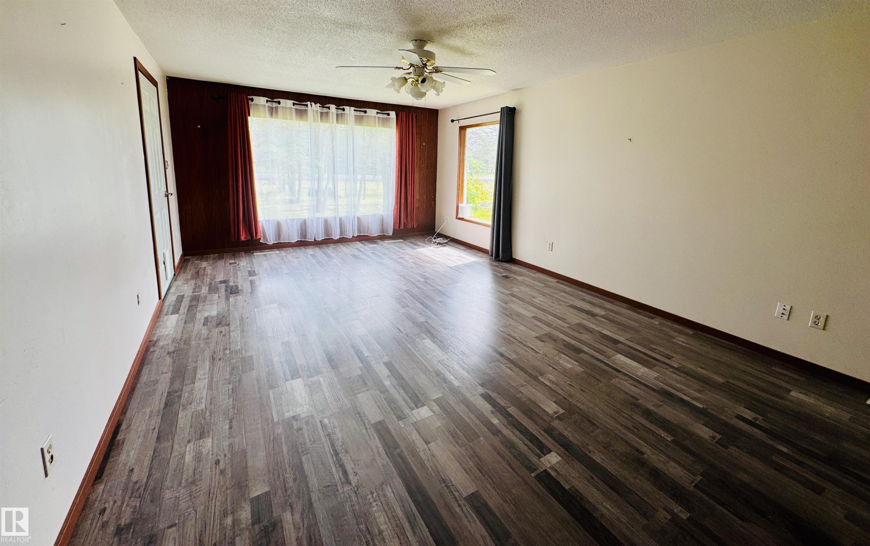 58410 Rng Rd 95, Rural St. Paul County, AB - Indoor Photo Showing Other Room