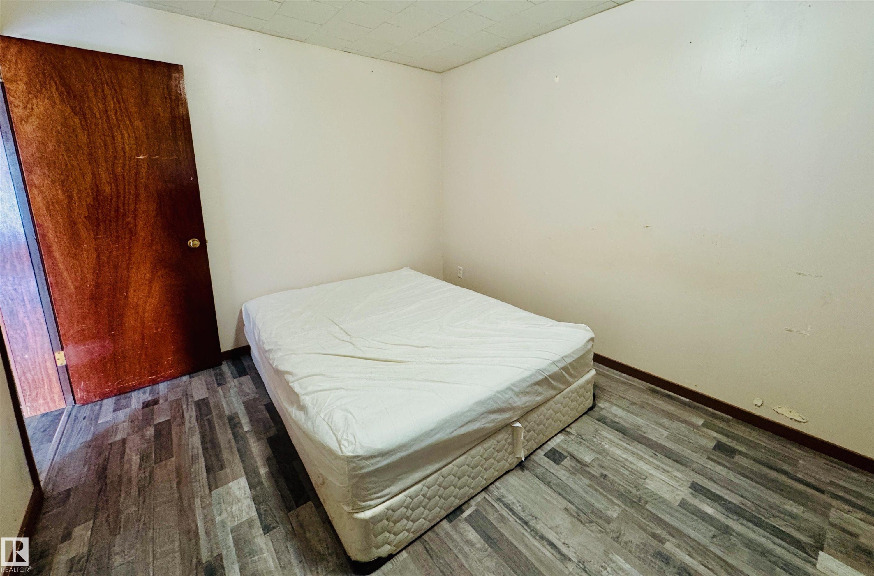 58410 Rng Rd 95, Rural St. Paul County, AB - Indoor Photo Showing Bedroom