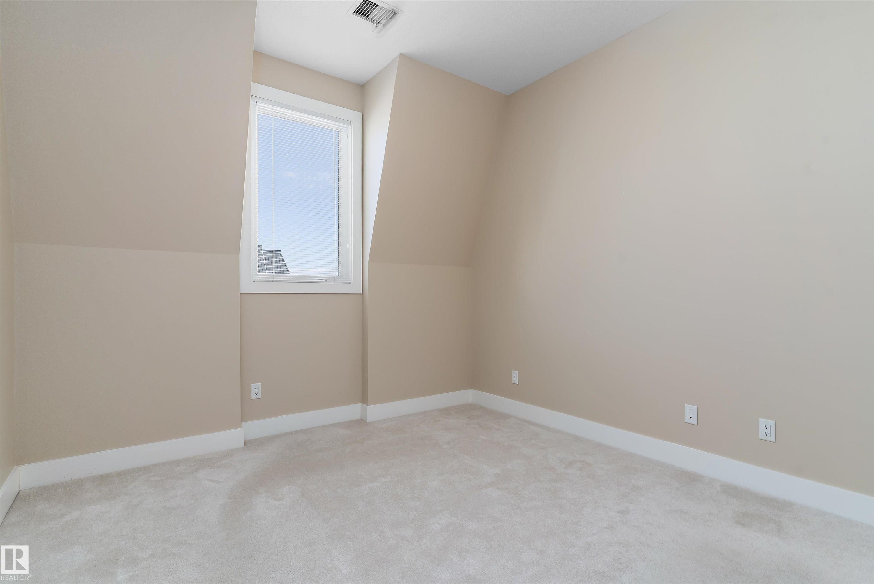 #449 6079 Maynard Wy Nw, Edmonton, AB - Indoor Photo Showing Other Room