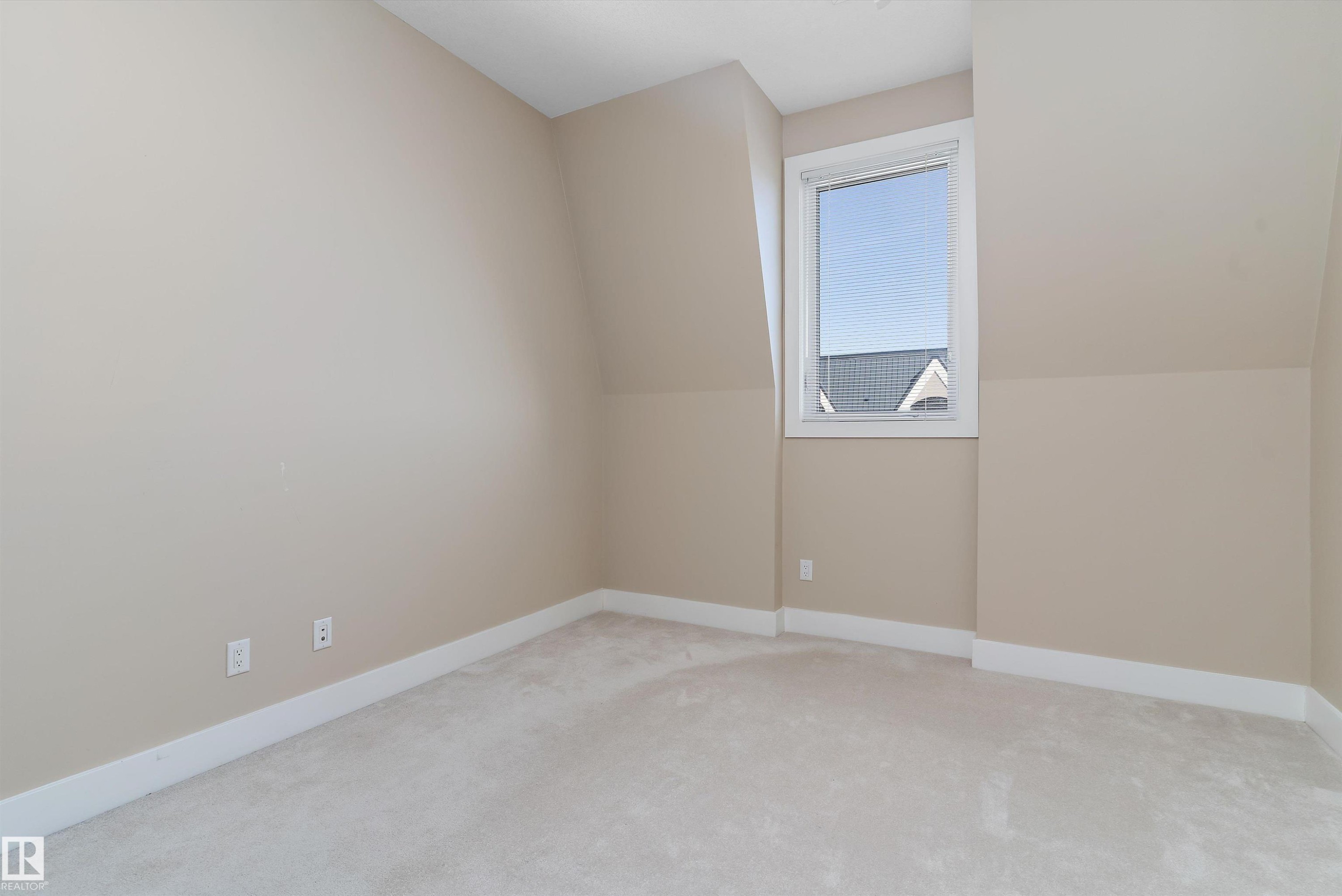 #449 6079 Maynard Wy Nw, Edmonton, AB - Indoor Photo Showing Other Room