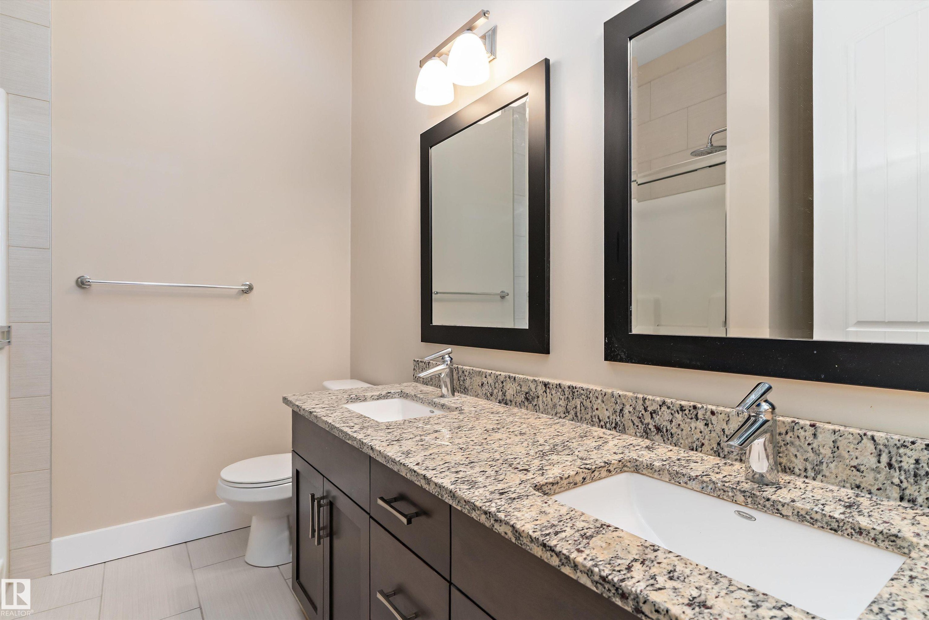 #449 6079 Maynard Wy Nw, Edmonton, AB - Indoor Photo Showing Bathroom