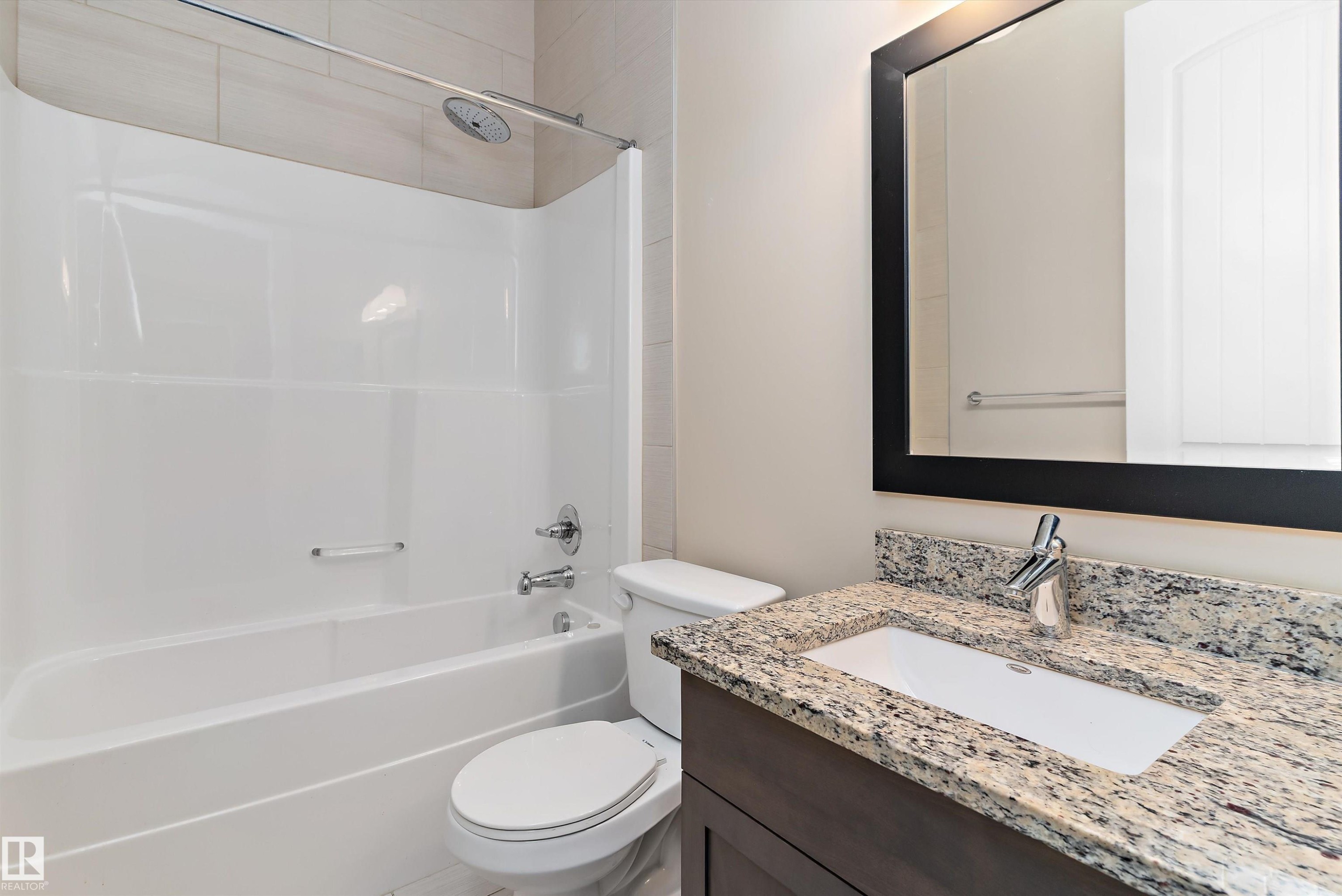 #449 6079 Maynard Wy Nw, Edmonton, AB - Indoor Photo Showing Bathroom