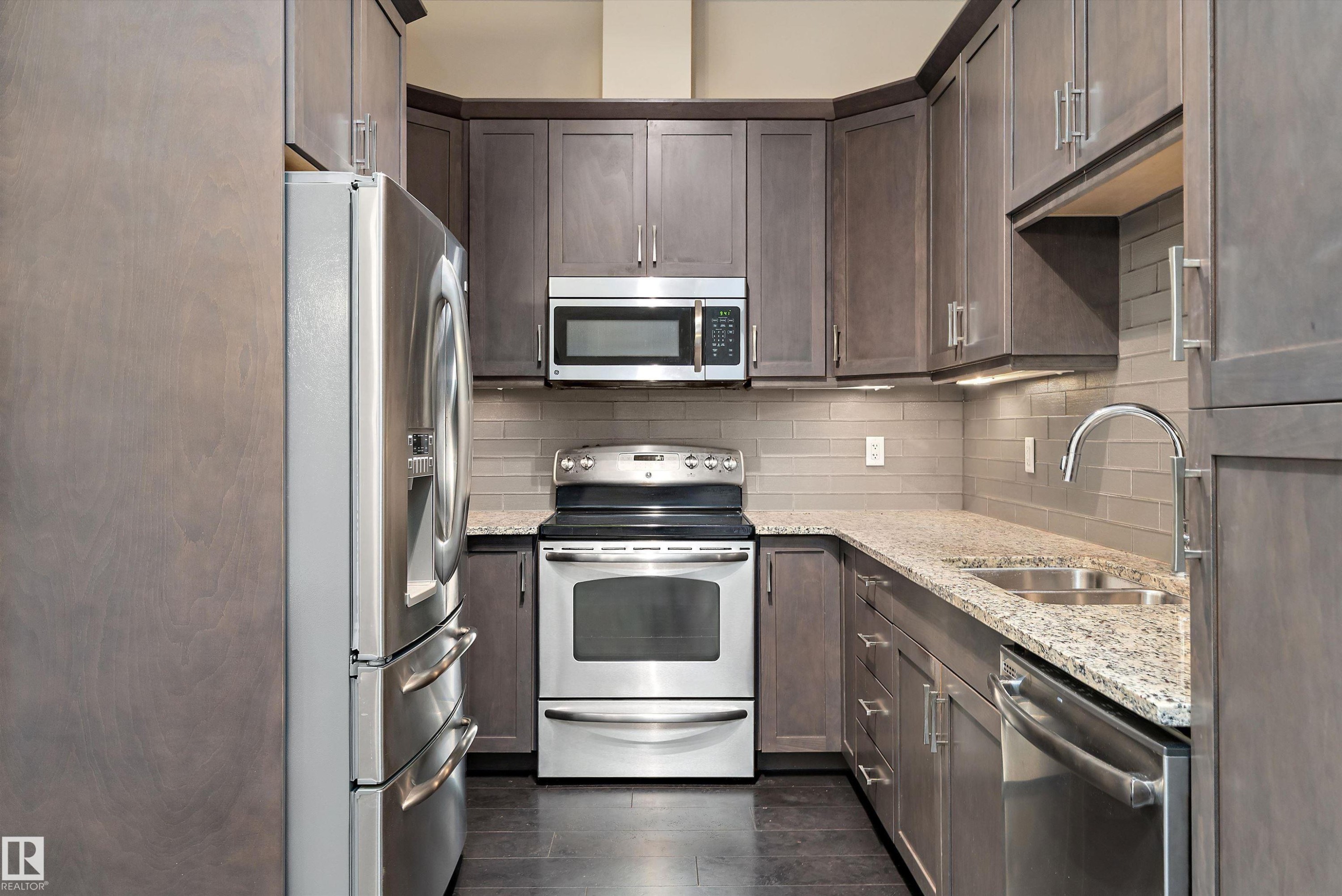 #449 6079 Maynard Wy Nw, Edmonton, AB - Indoor Photo Showing Kitchen With Double Sink With Upgraded Kitchen