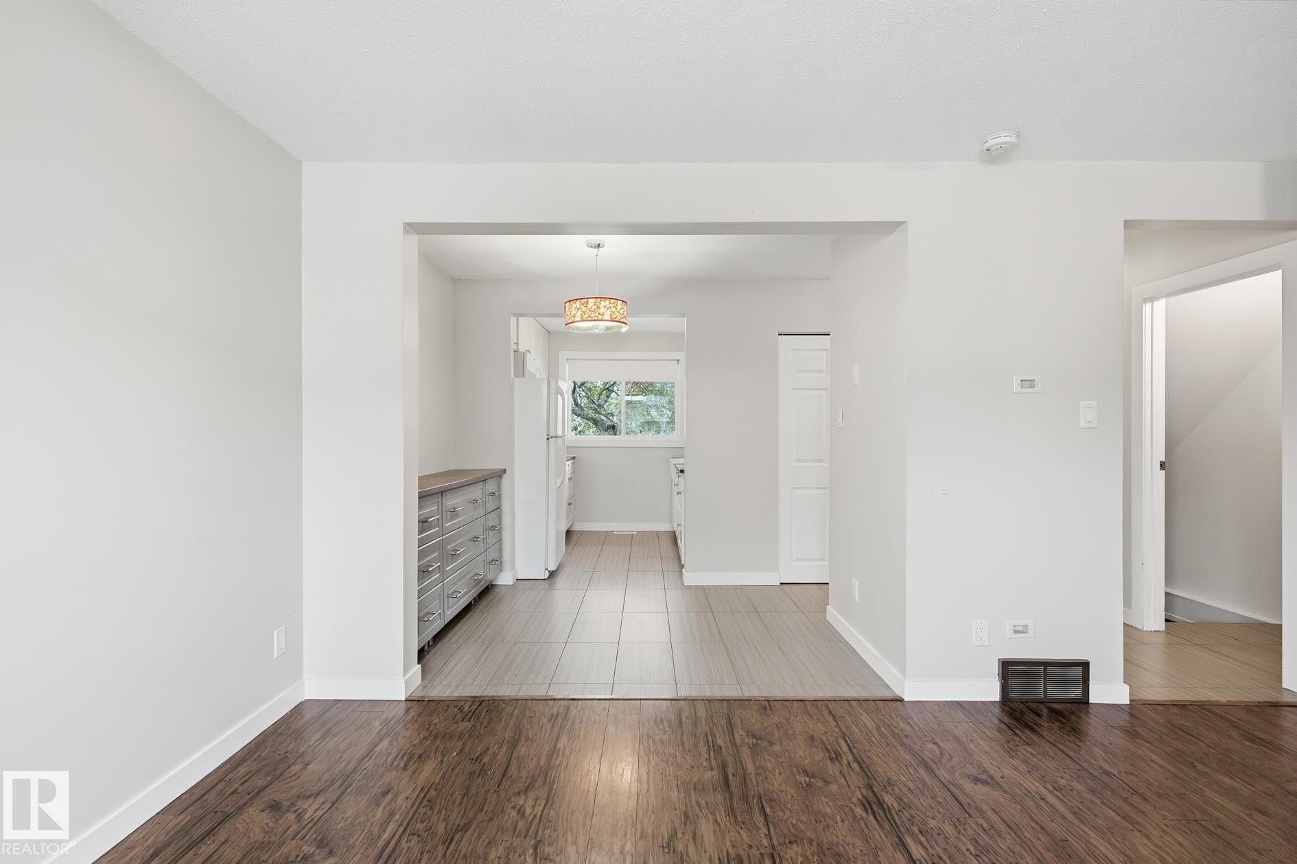 248 Dickinsfield Crest Nw, Edmonton, AB - Indoor Photo Showing Other Room