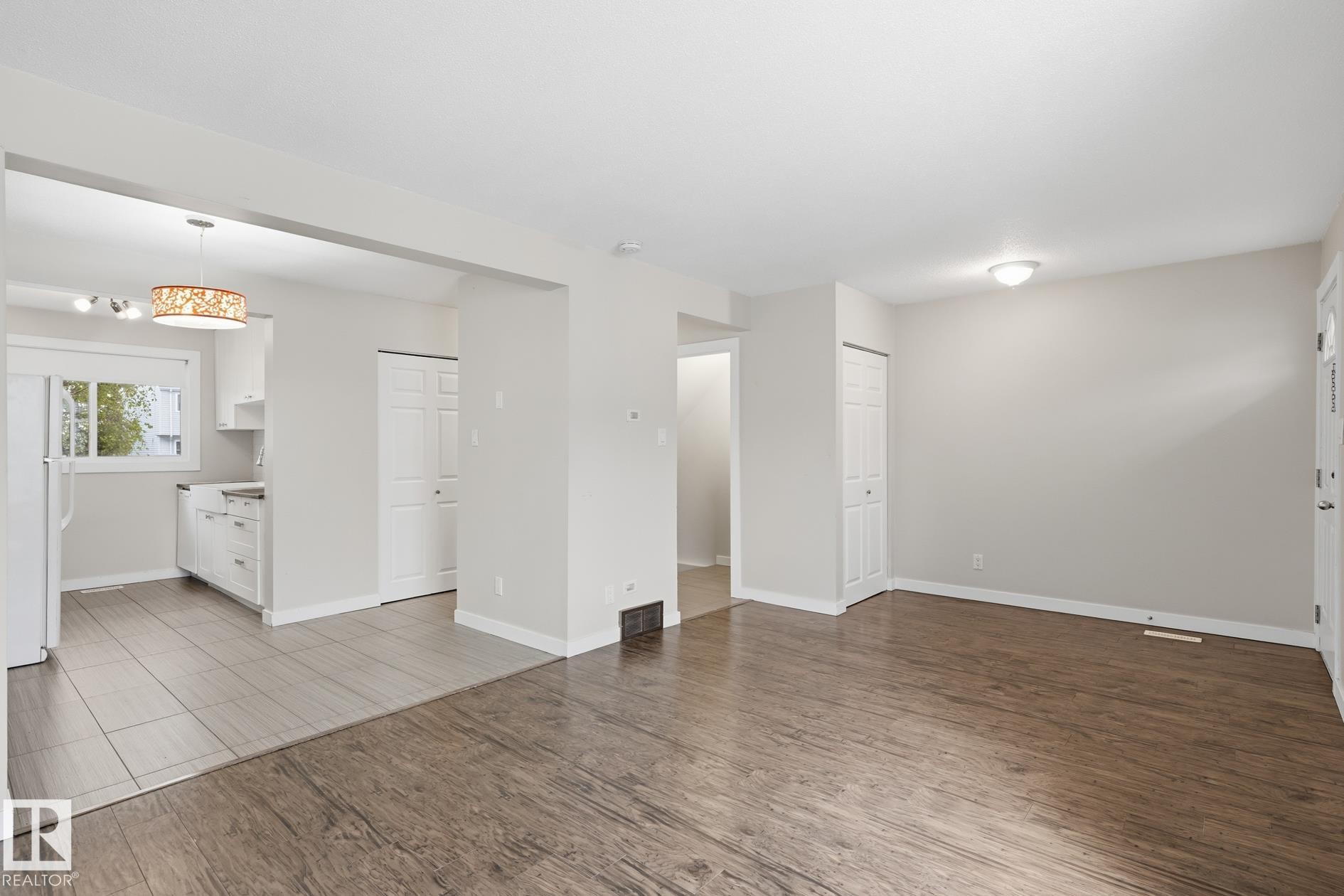 248 Dickinsfield Crest Nw, Edmonton, AB - Indoor Photo Showing Other Room