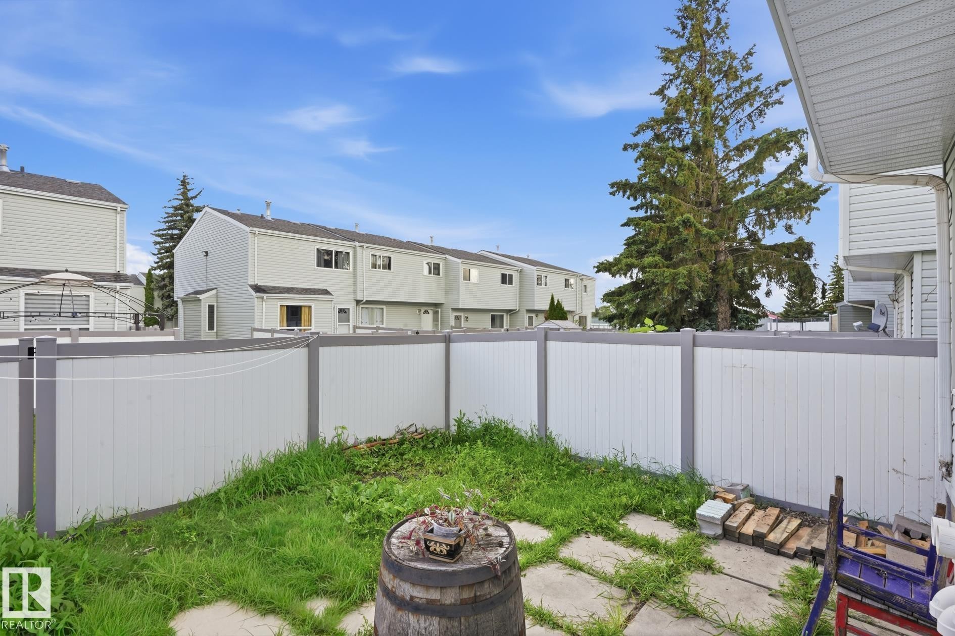 248 Dickinsfield Crest Nw, Edmonton, AB - Outdoor