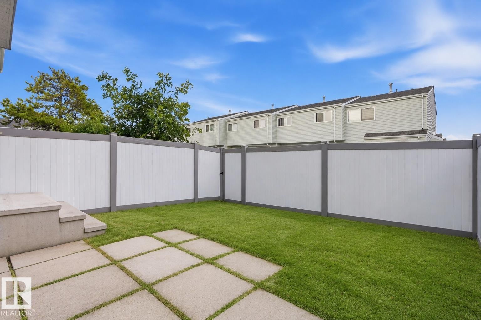 248 Dickinsfield Crest Nw, Edmonton, AB - Outdoor