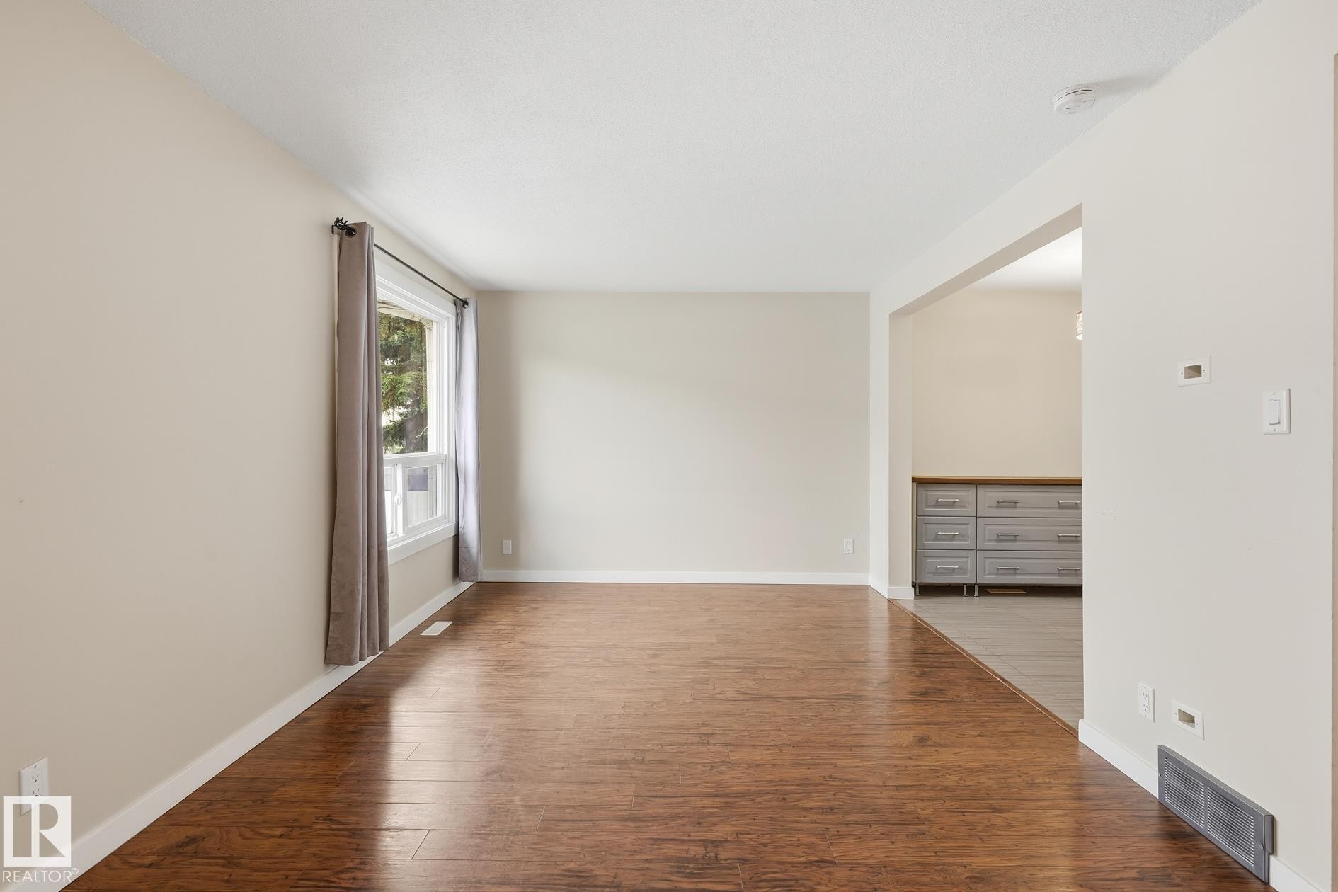 248 Dickinsfield Crest Nw, Edmonton, AB - Indoor Photo Showing Other Room
