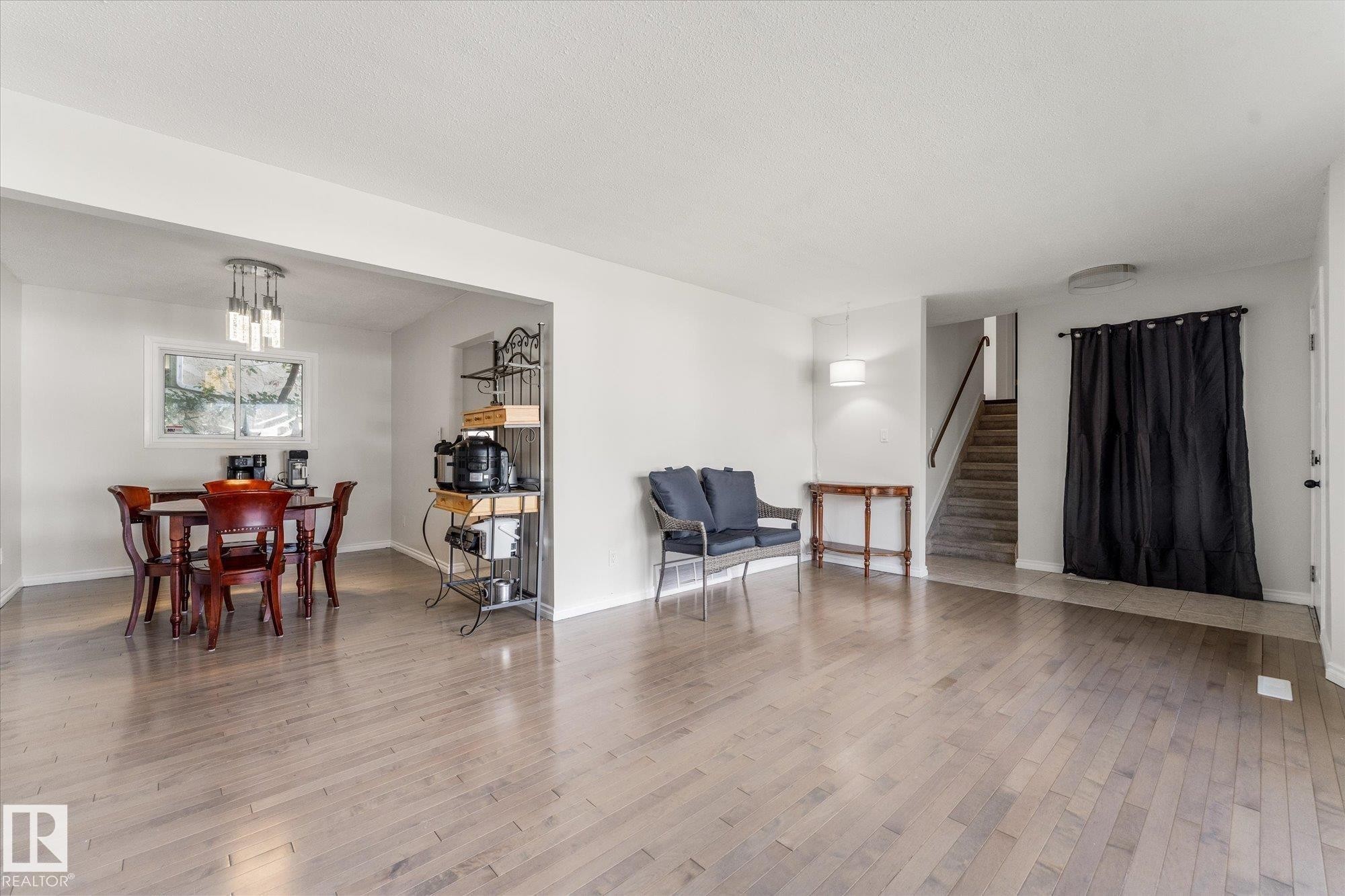 3 Windermere Drive, Spruce Grove, AB - Indoor