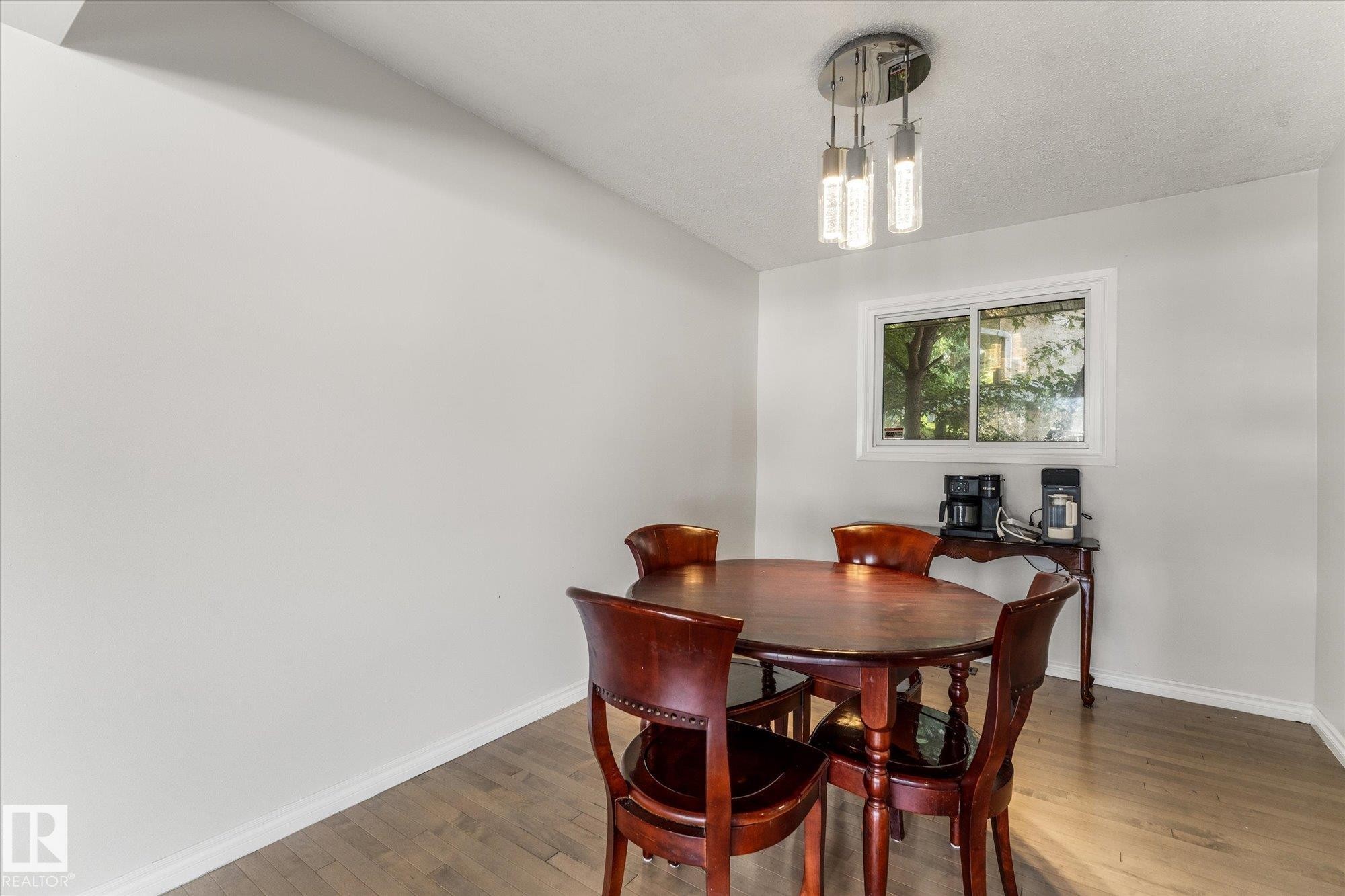 3 Windermere Drive, Spruce Grove, AB - Indoor Photo Showing Dining Room
