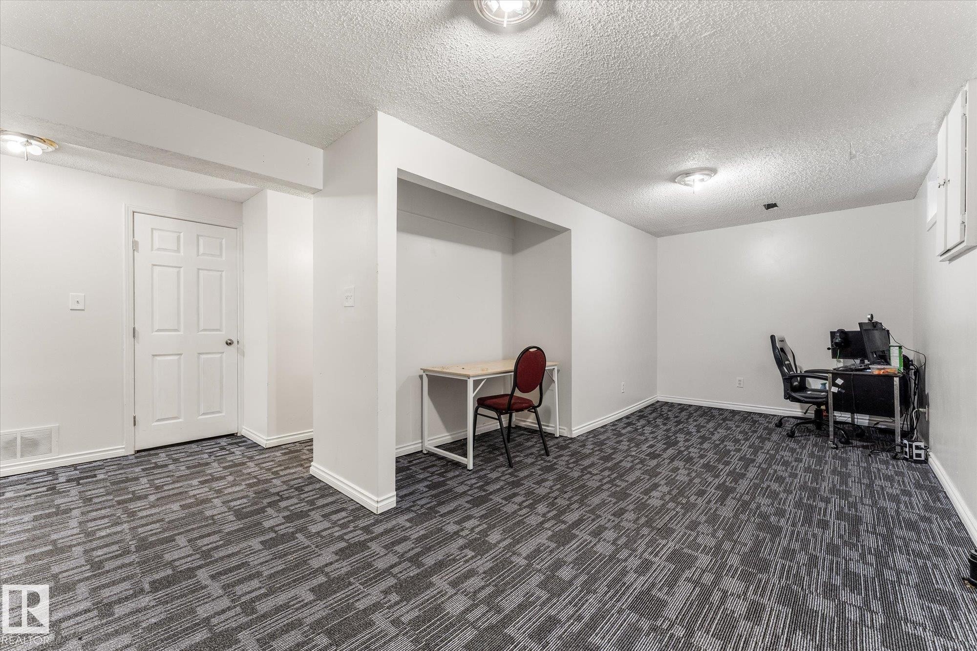 3 Windermere Drive, Spruce Grove, AB - Indoor Photo Showing Other Room