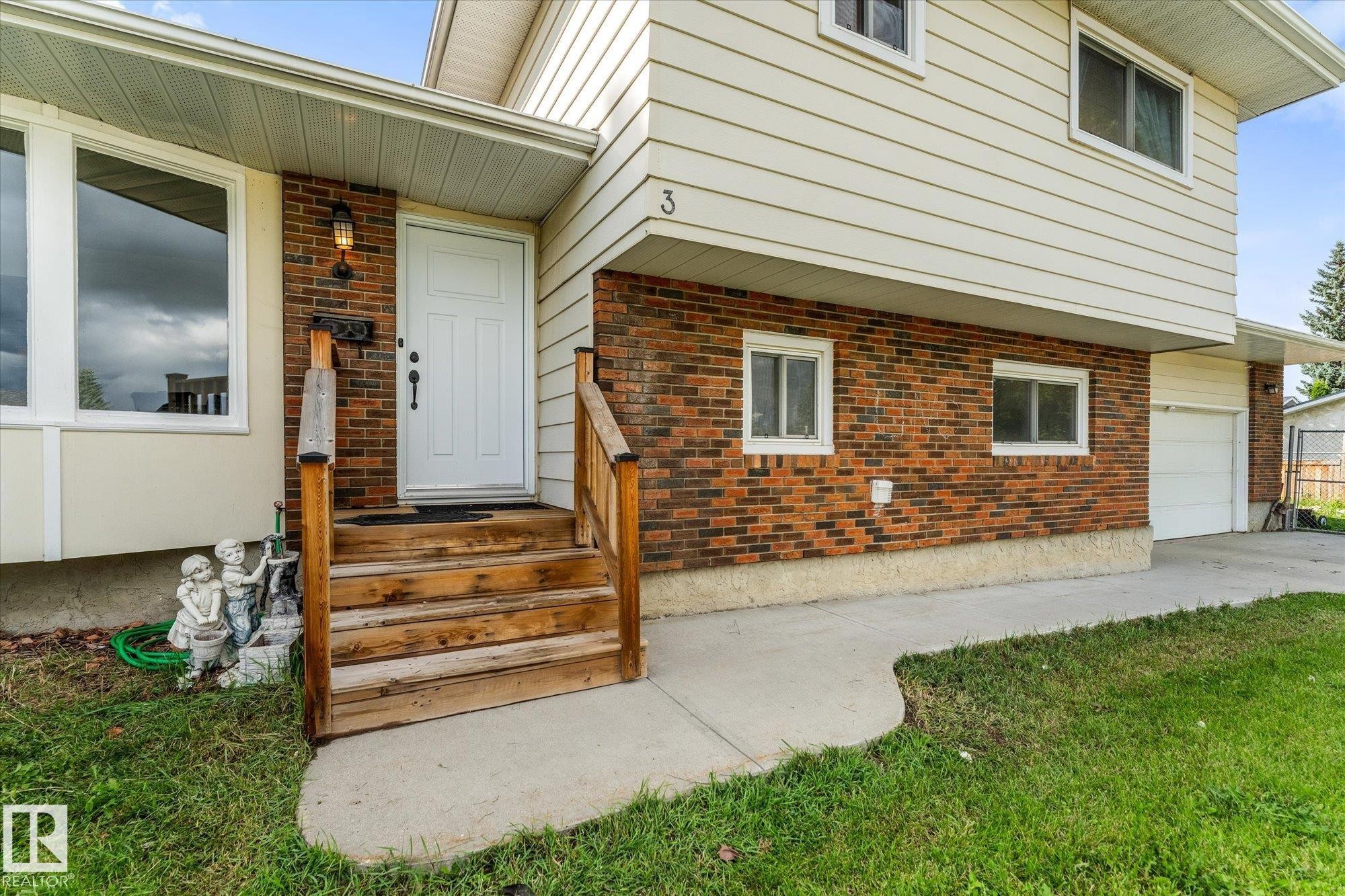 3 Windermere Drive, Spruce Grove, AB - Outdoor With Exterior