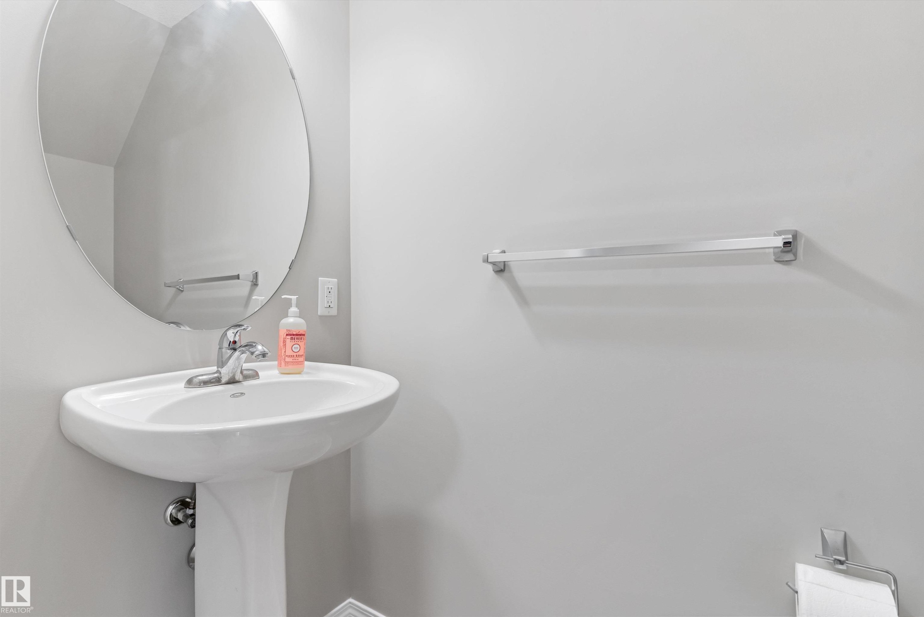 #98 4050 Savaryn Dr Sw, Edmonton, AB - Indoor Photo Showing Bathroom
