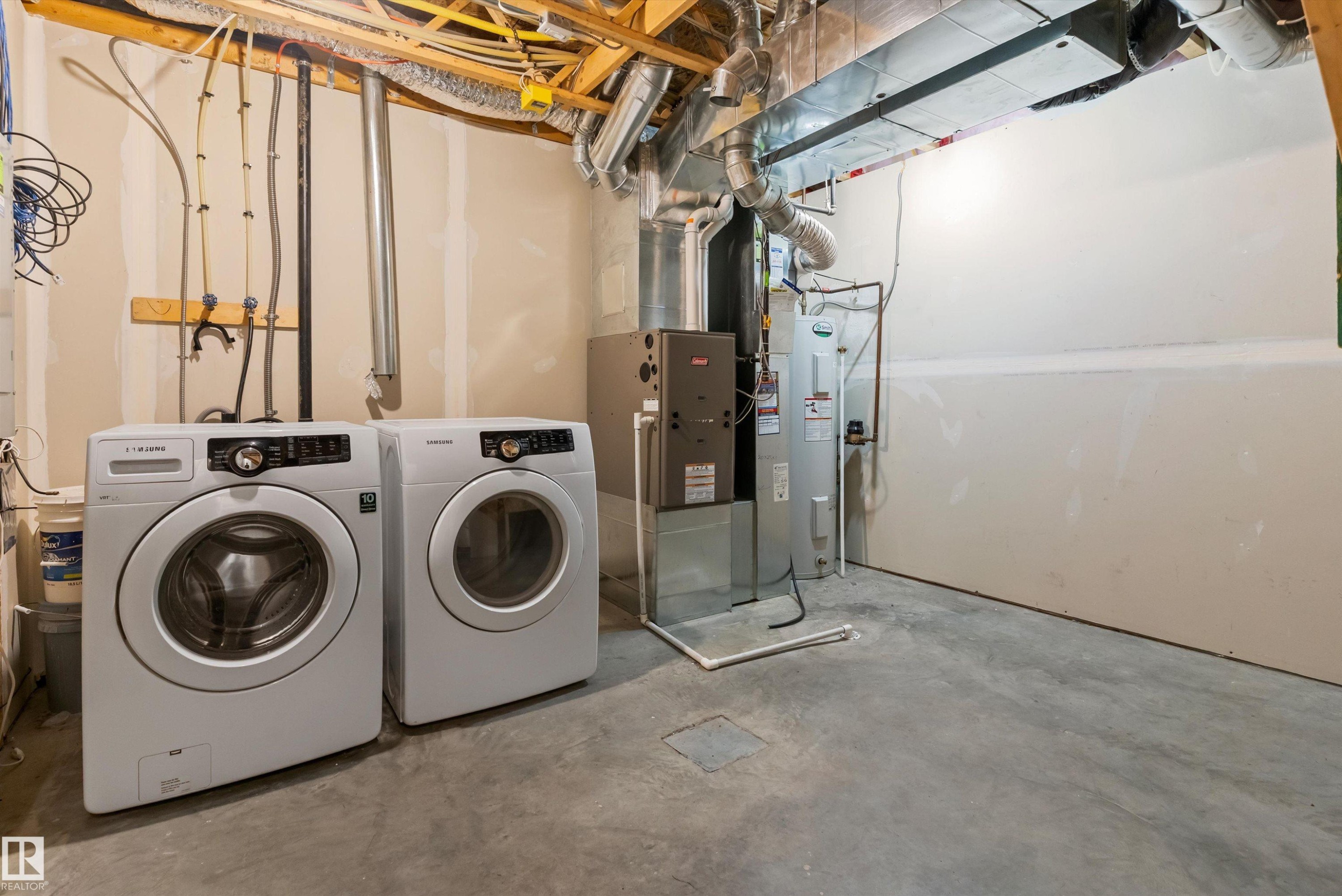 #98 4050 Savaryn Dr Sw, Edmonton, AB - Indoor Photo Showing Laundry Room