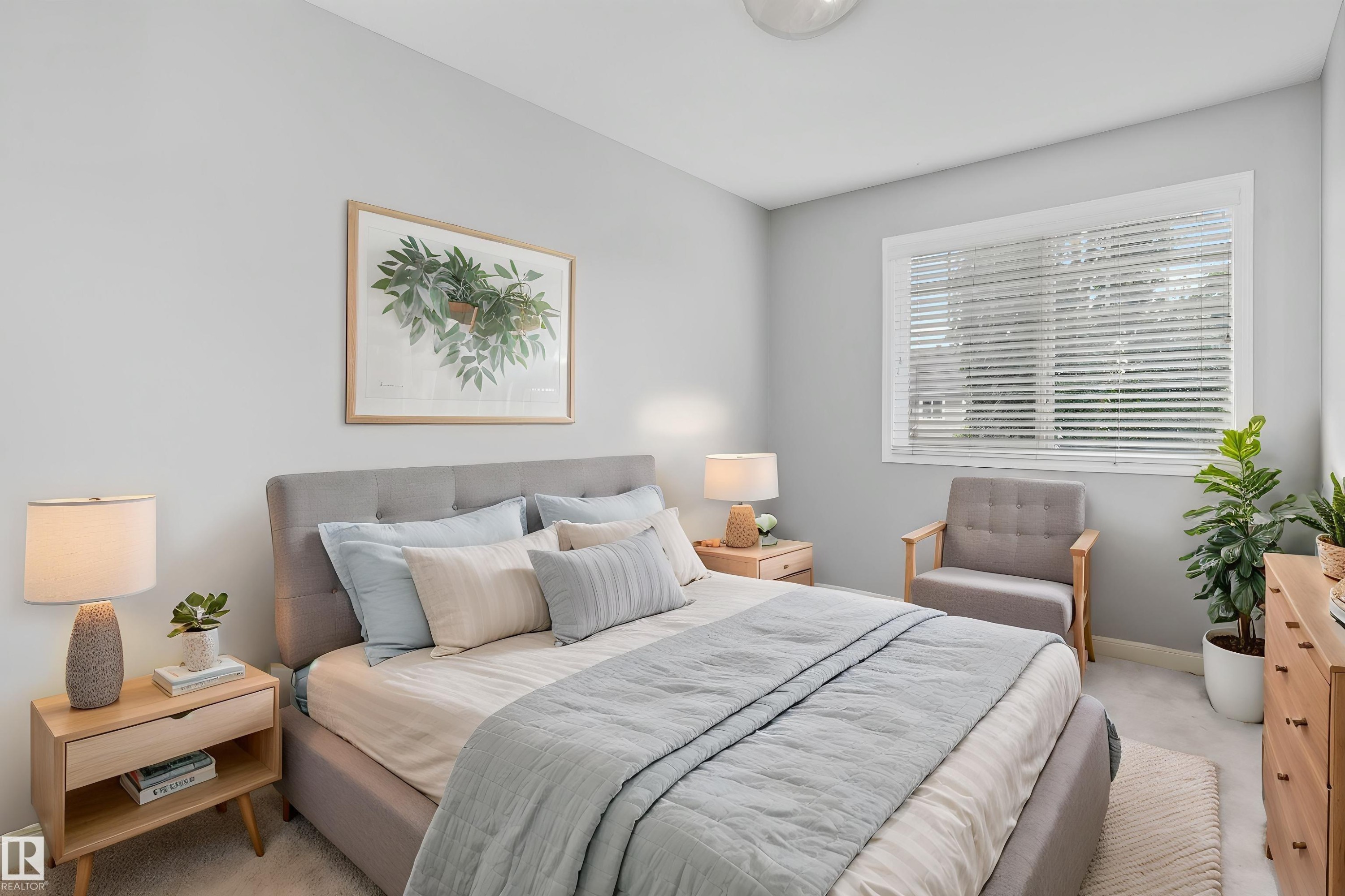 #98 4050 Savaryn Dr Sw, Edmonton, AB - Indoor Photo Showing Bedroom