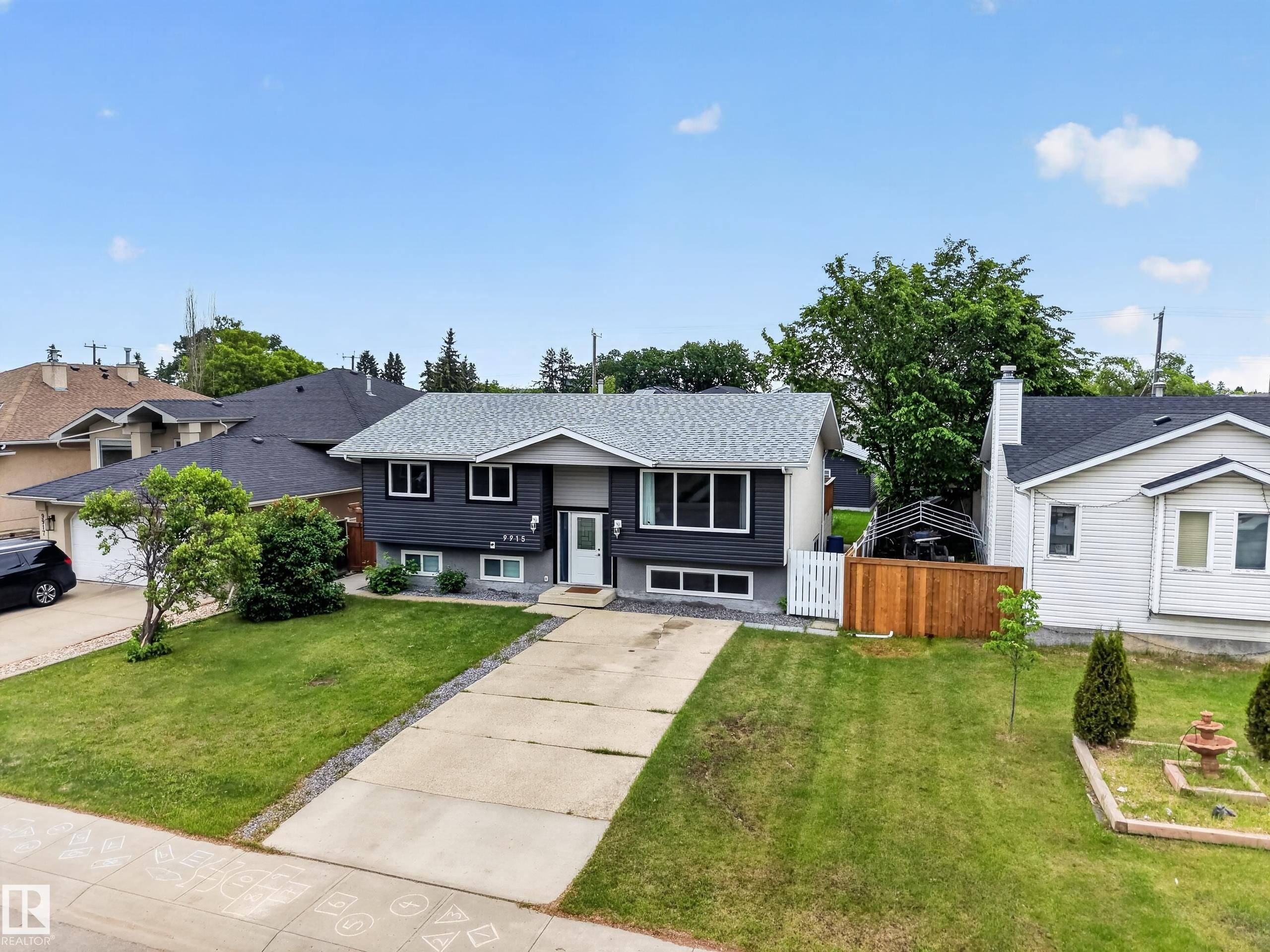 9915 154 Street Nw, Edmonton, AB - Outdoor With Facade