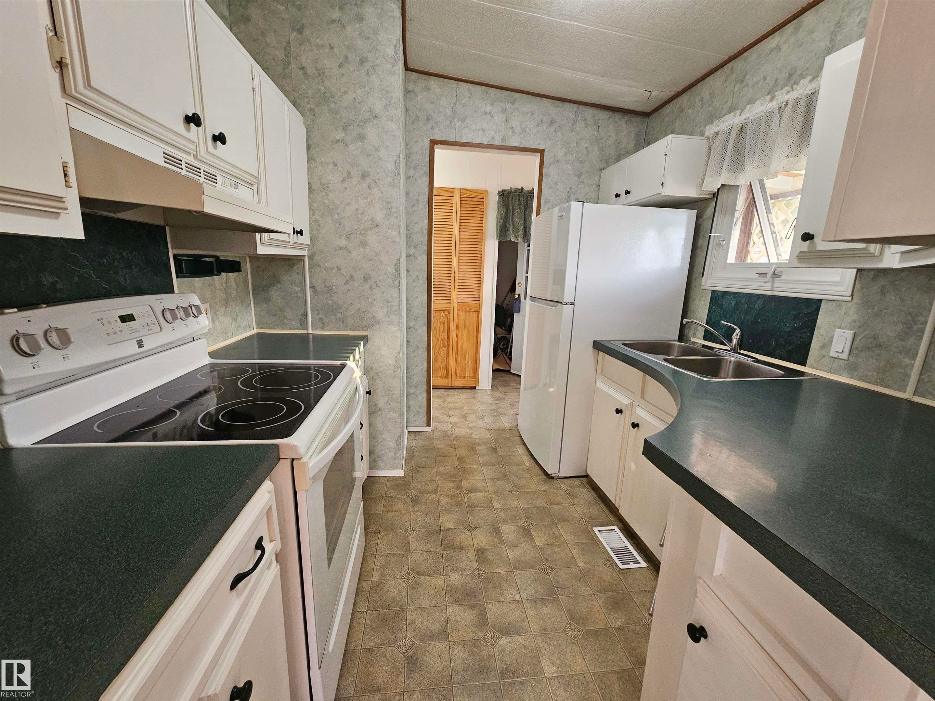 45 Oak Ridge Drive Northwest, Edmonton, AB