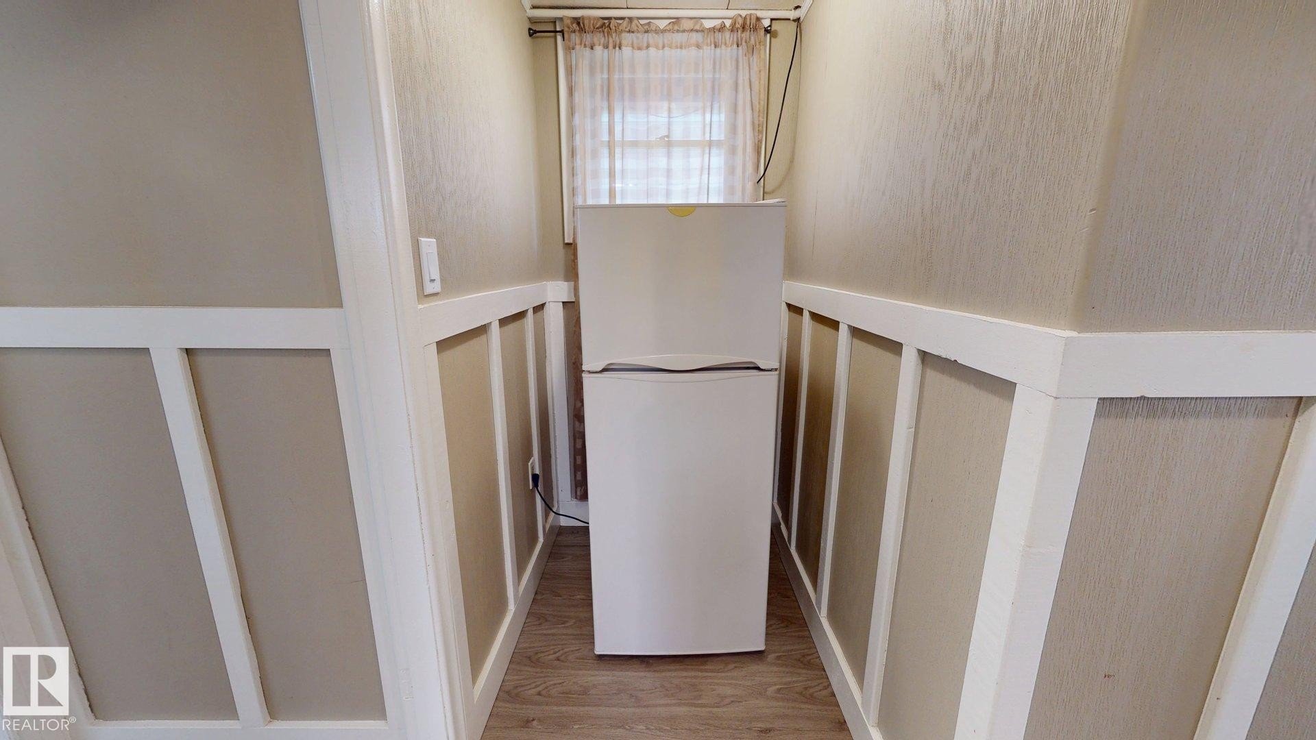 11406 66 Street Nw, Edmonton, AB - Indoor Photo Showing Other Room