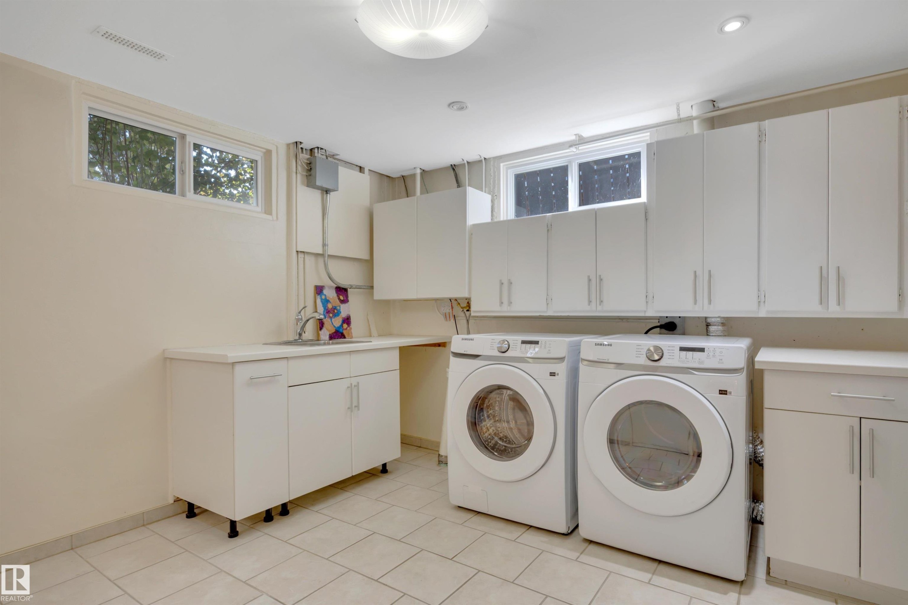 5331 105 Street Nw, Edmonton, AB - Indoor Photo Showing Laundry Room