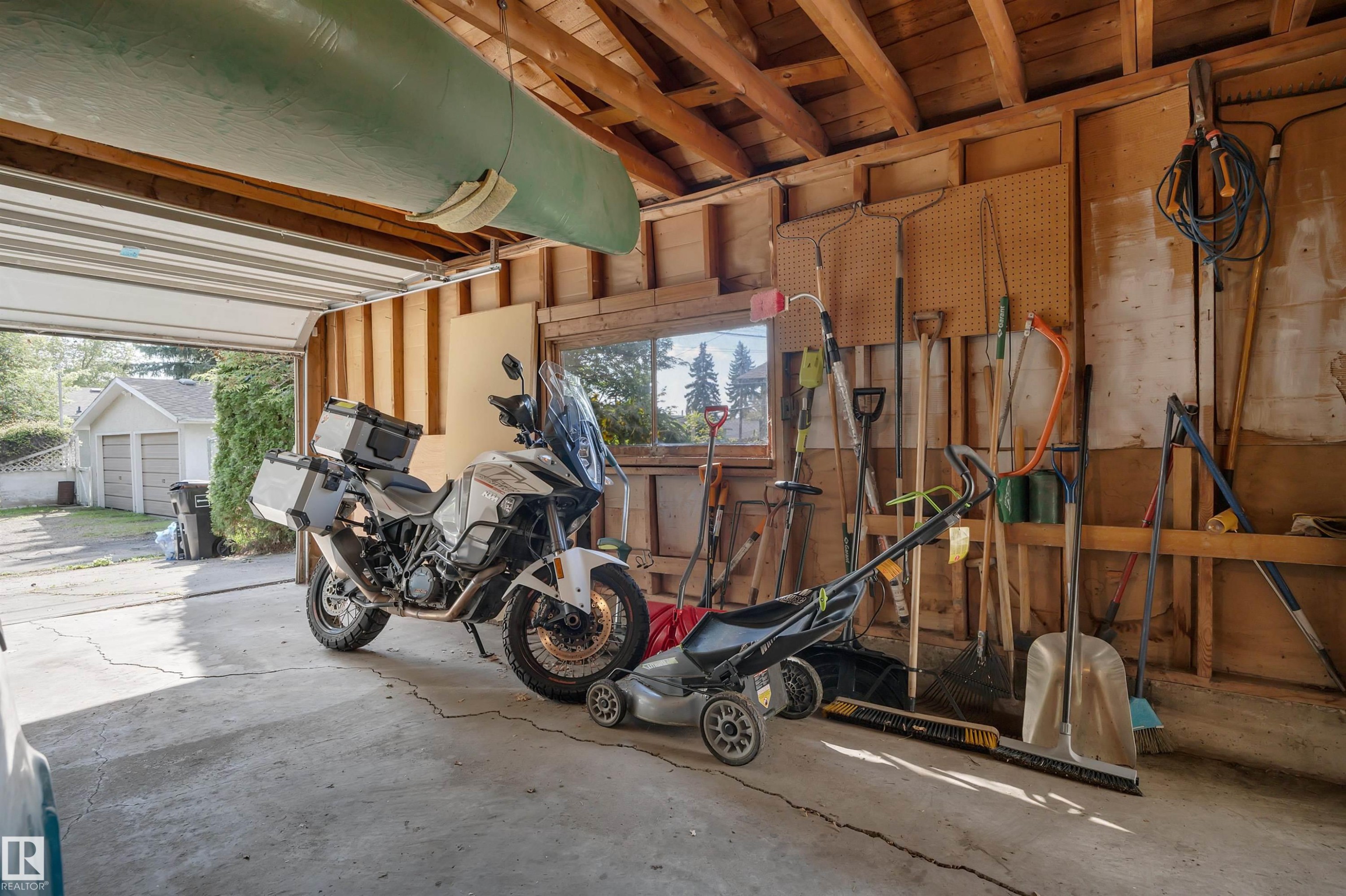 5331 105 Street Nw, Edmonton, AB - Indoor Photo Showing Garage
