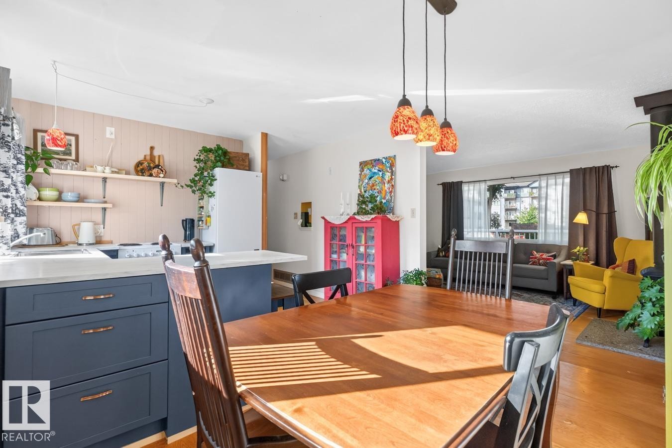 9603 79 Street Nw, Edmonton, AB - Indoor Photo Showing Dining Room