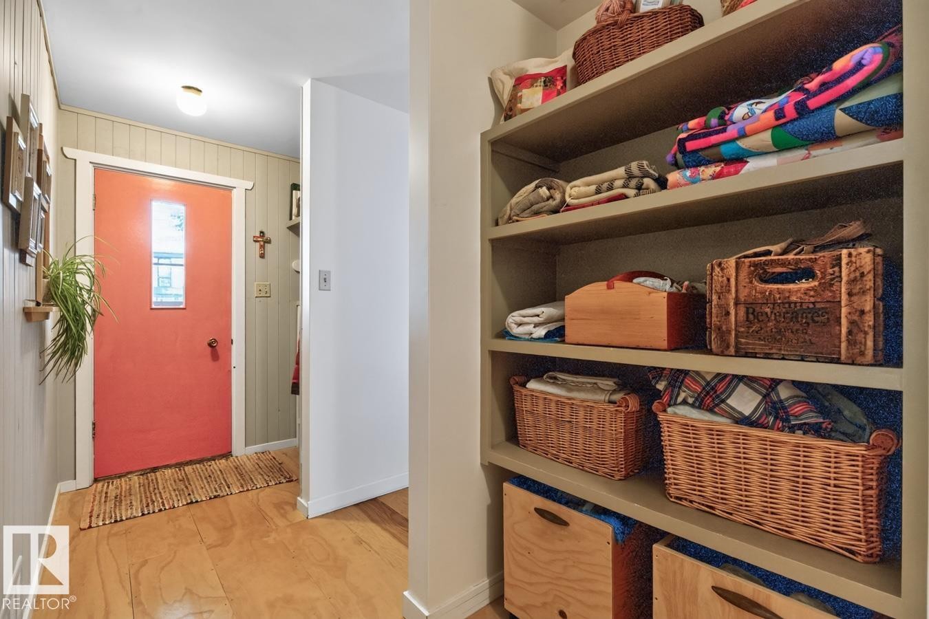 9603 79 Street Nw, Edmonton, AB - Indoor Photo Showing Other Room