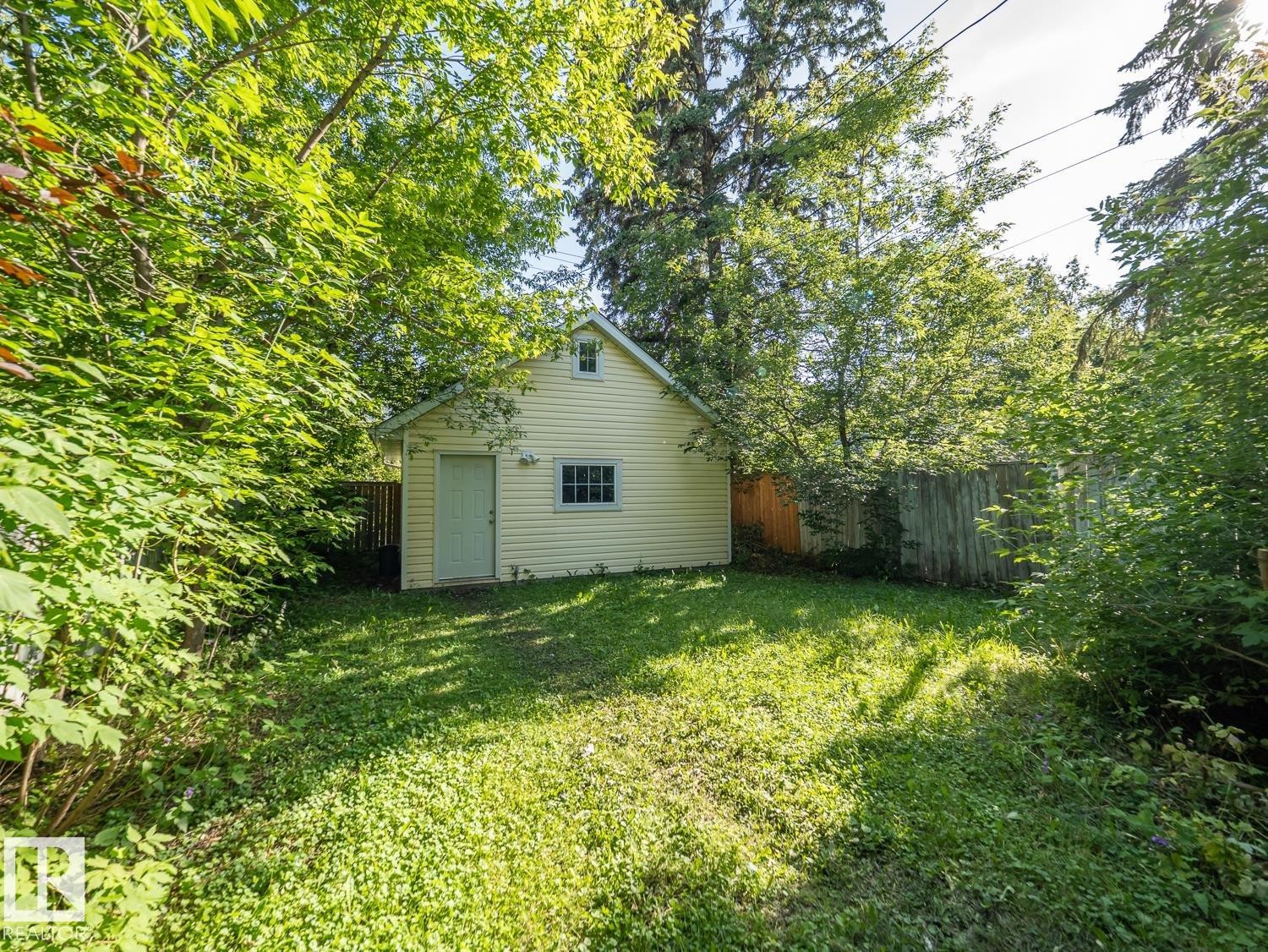 11005 80 Avenue Nw, Edmonton, AB - Outdoor