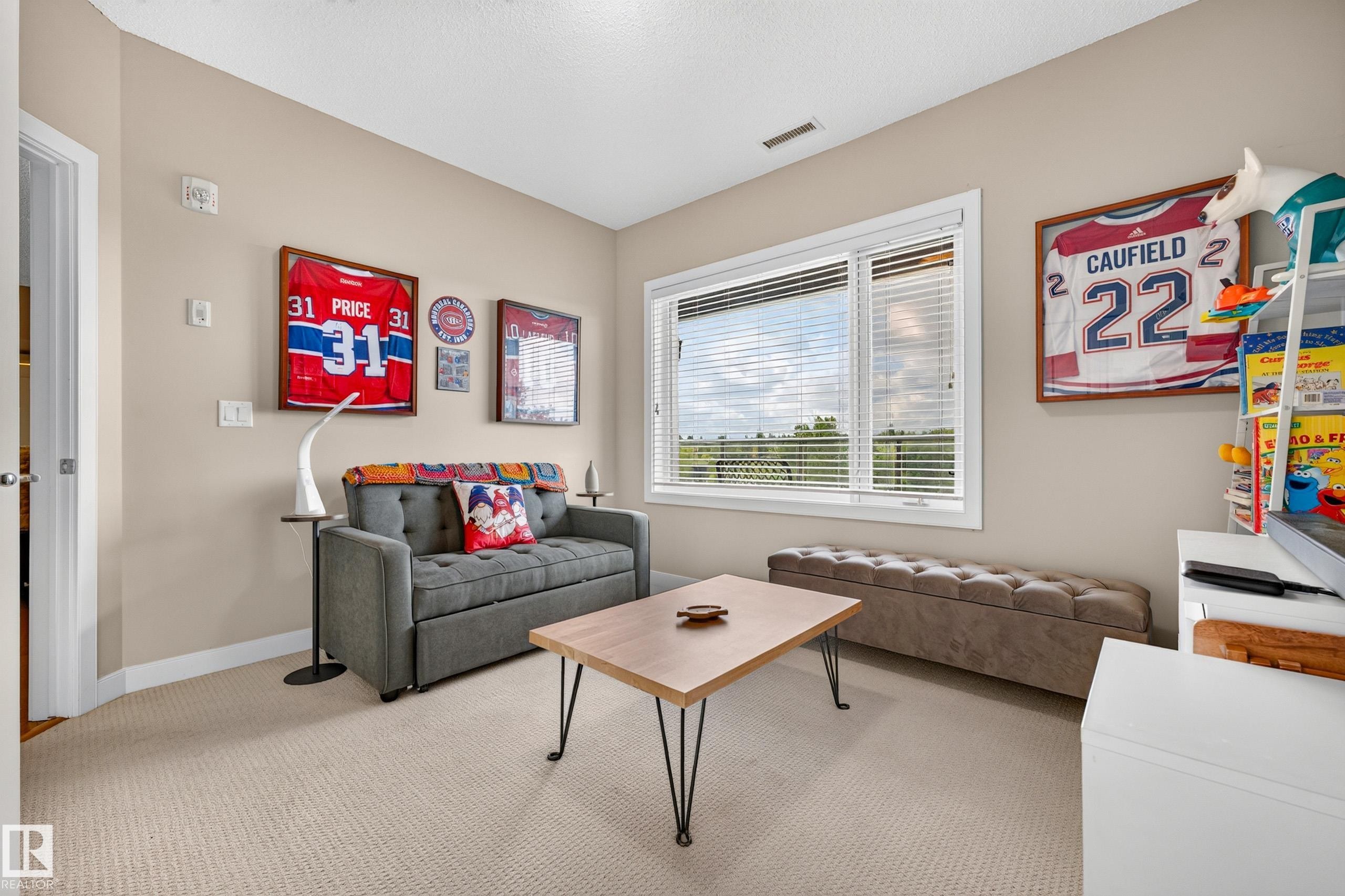 #115 35 Sturgeon Rd, St. Albert, AB - Indoor Photo Showing Living Room