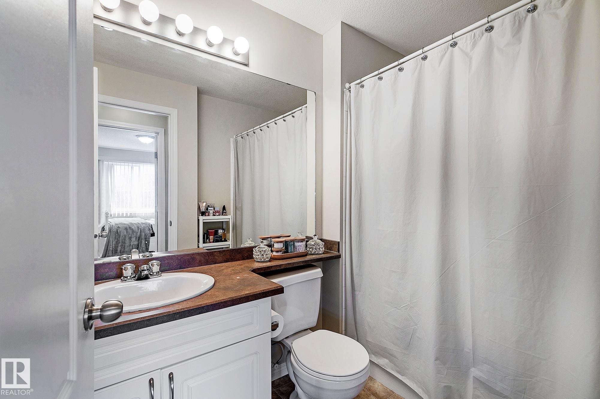 #203 111 Edwards Dr Sw, Edmonton, AB - Indoor Photo Showing Bathroom