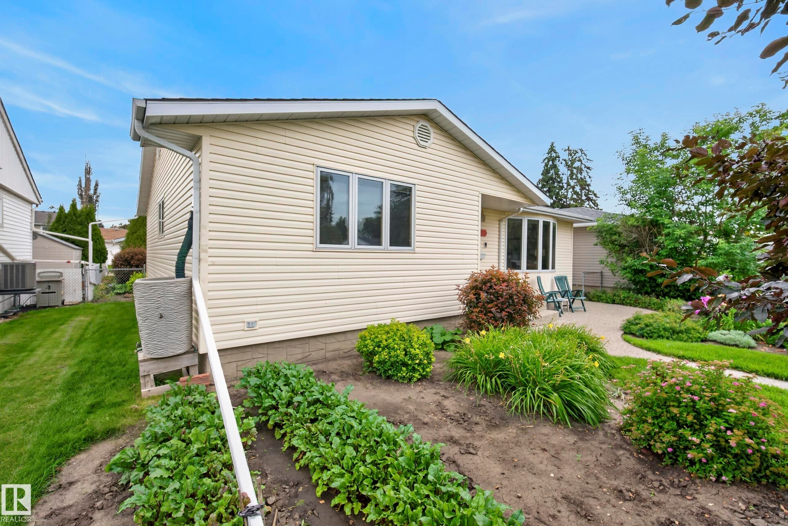 10623 67 Street Nw, Edmonton, AB - Outdoor