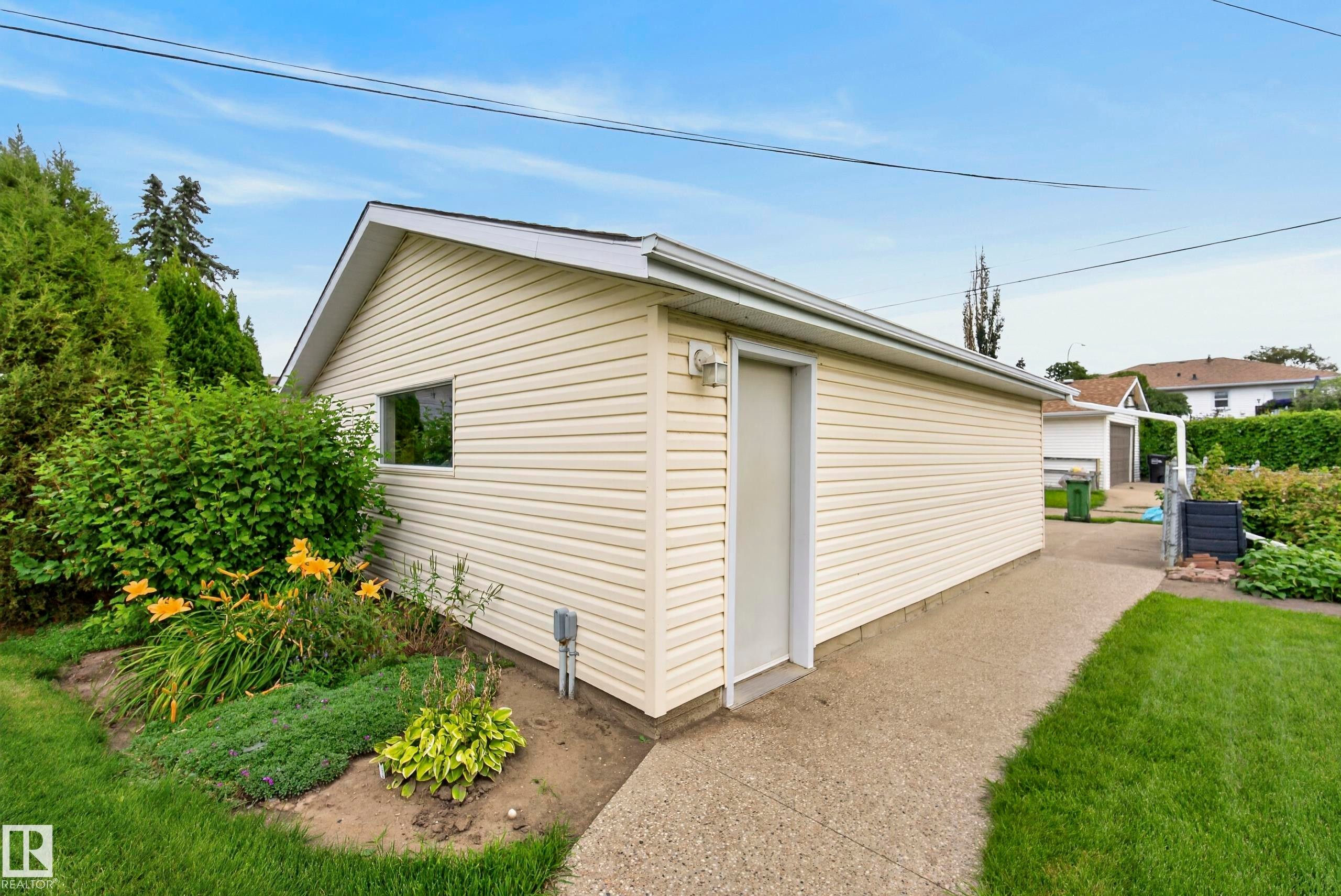 10623 67 Street Nw, Edmonton, AB - Outdoor With Exterior