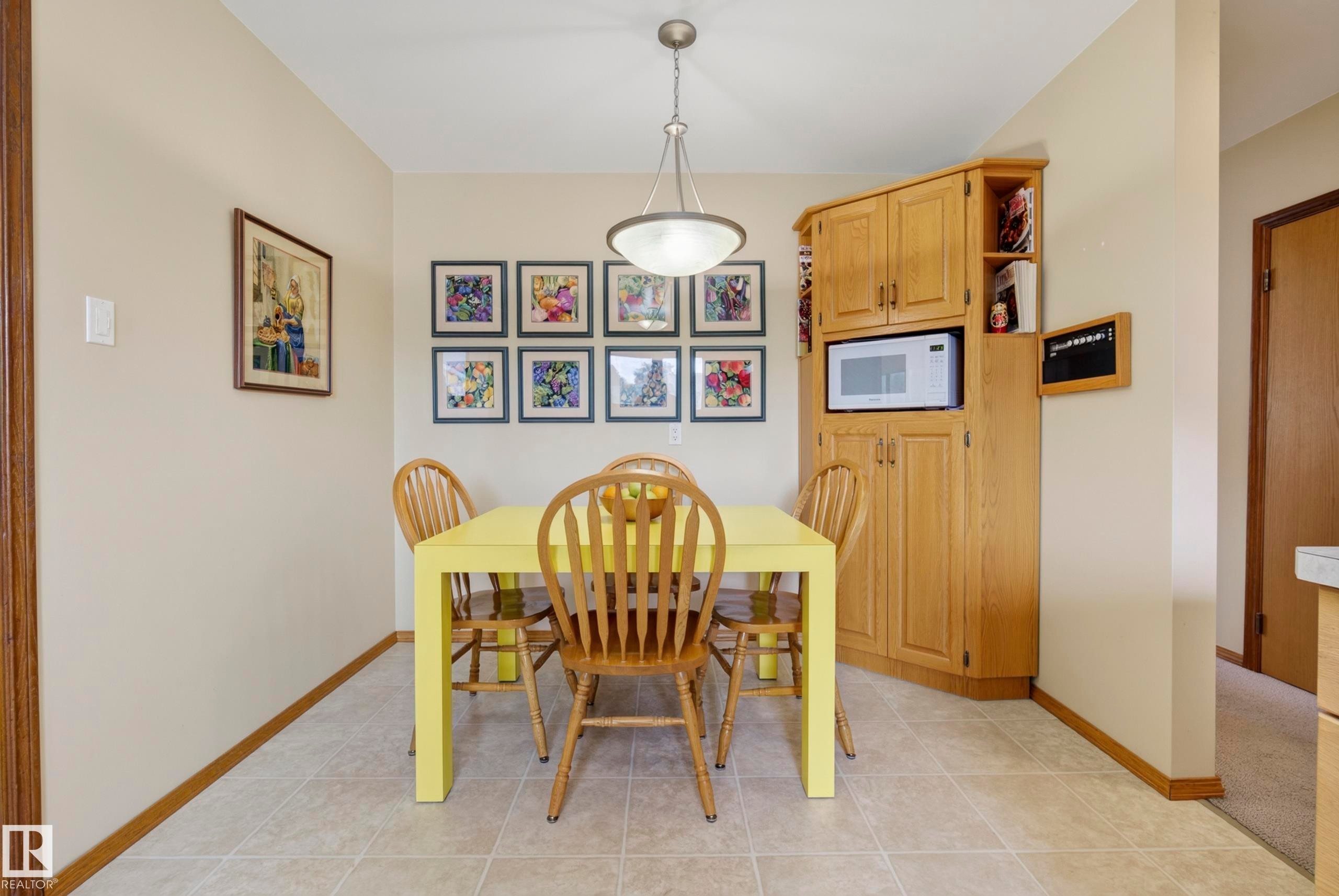 10623 67 Street Nw, Edmonton, AB - Indoor Photo Showing Dining Room
