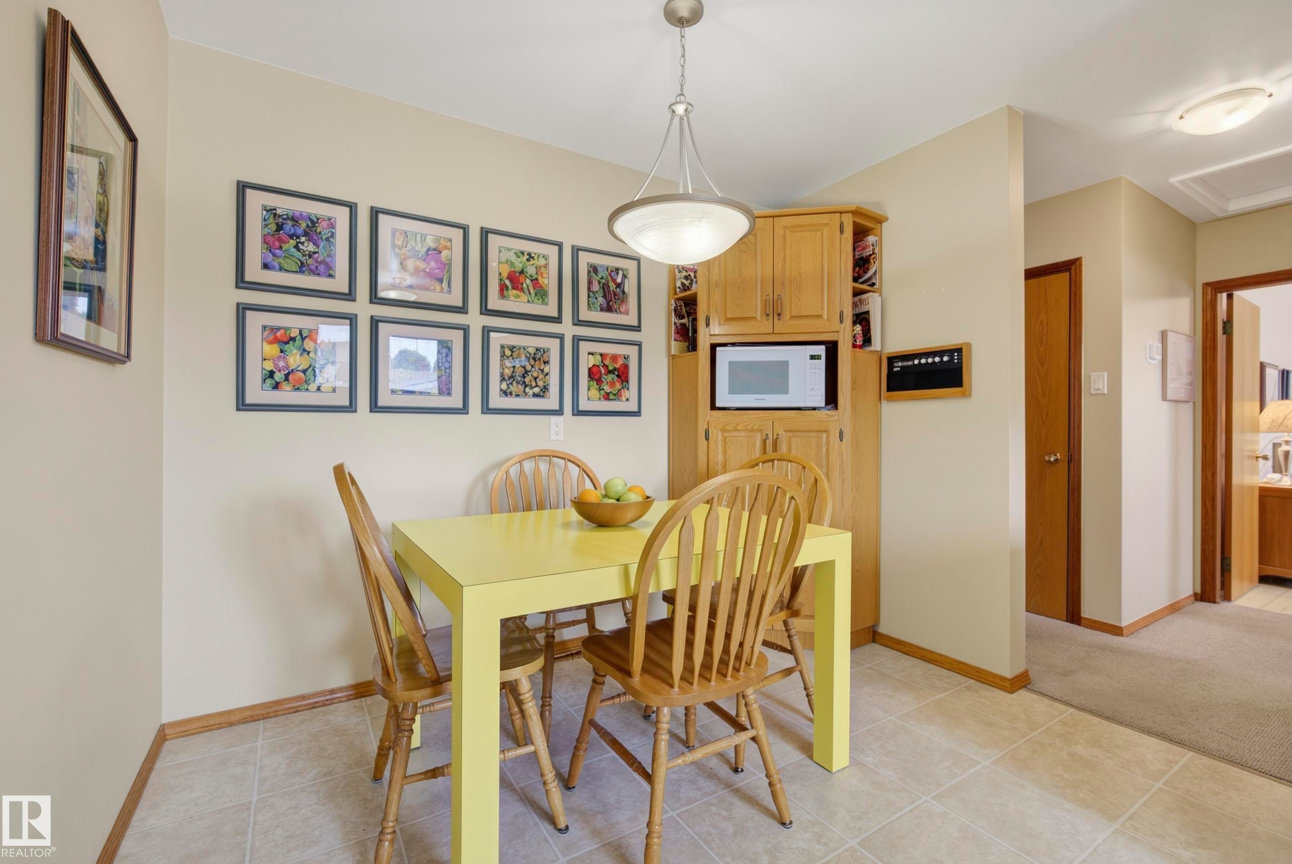 10623 67 Street Nw, Edmonton, AB - Indoor Photo Showing Dining Room