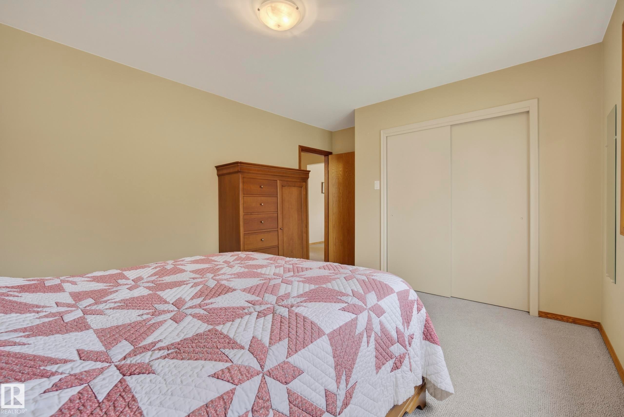 10623 67 Street Nw, Edmonton, AB - Indoor Photo Showing Bedroom