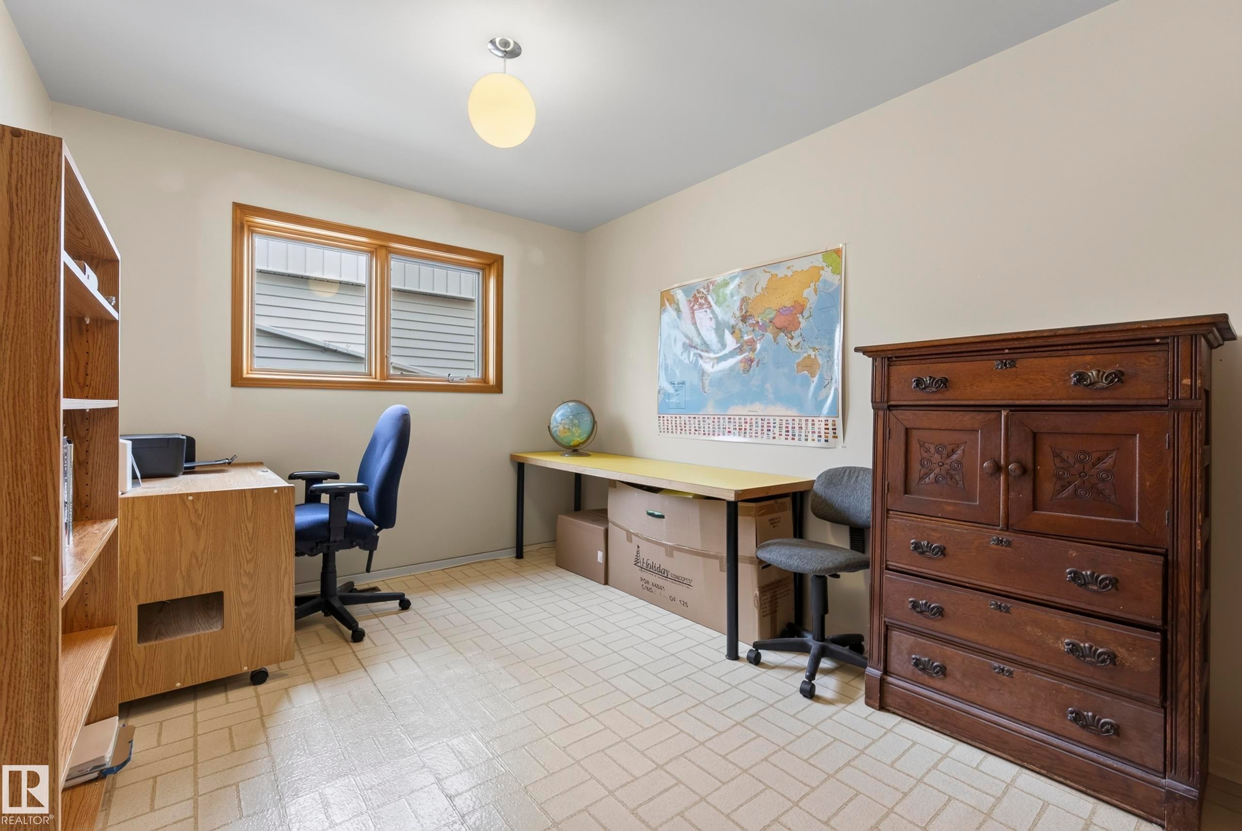 10623 67 Street Nw, Edmonton, AB - Indoor Photo Showing Office