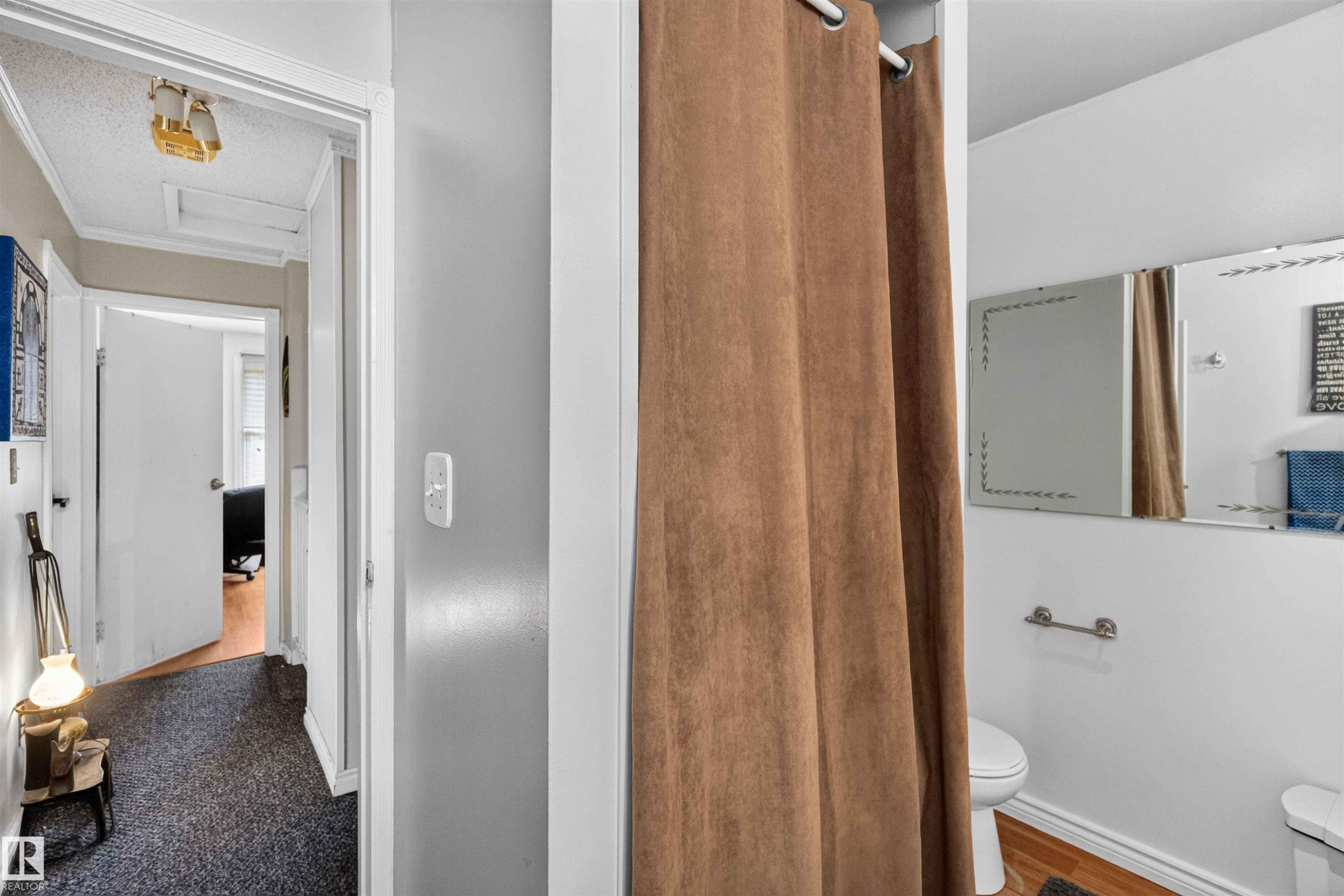 Additional content - 17127 109 Street Nw, Edmonton, AB - Indoor Photo Showing Bathroom
