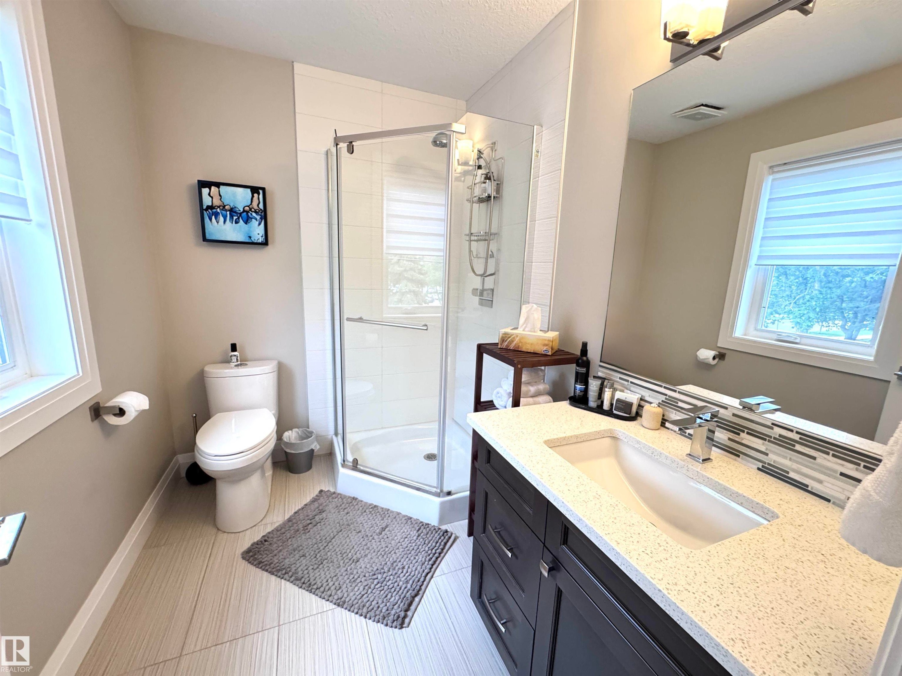 7004 97 Street Nw, Edmonton, AB - Indoor Photo Showing Bathroom
