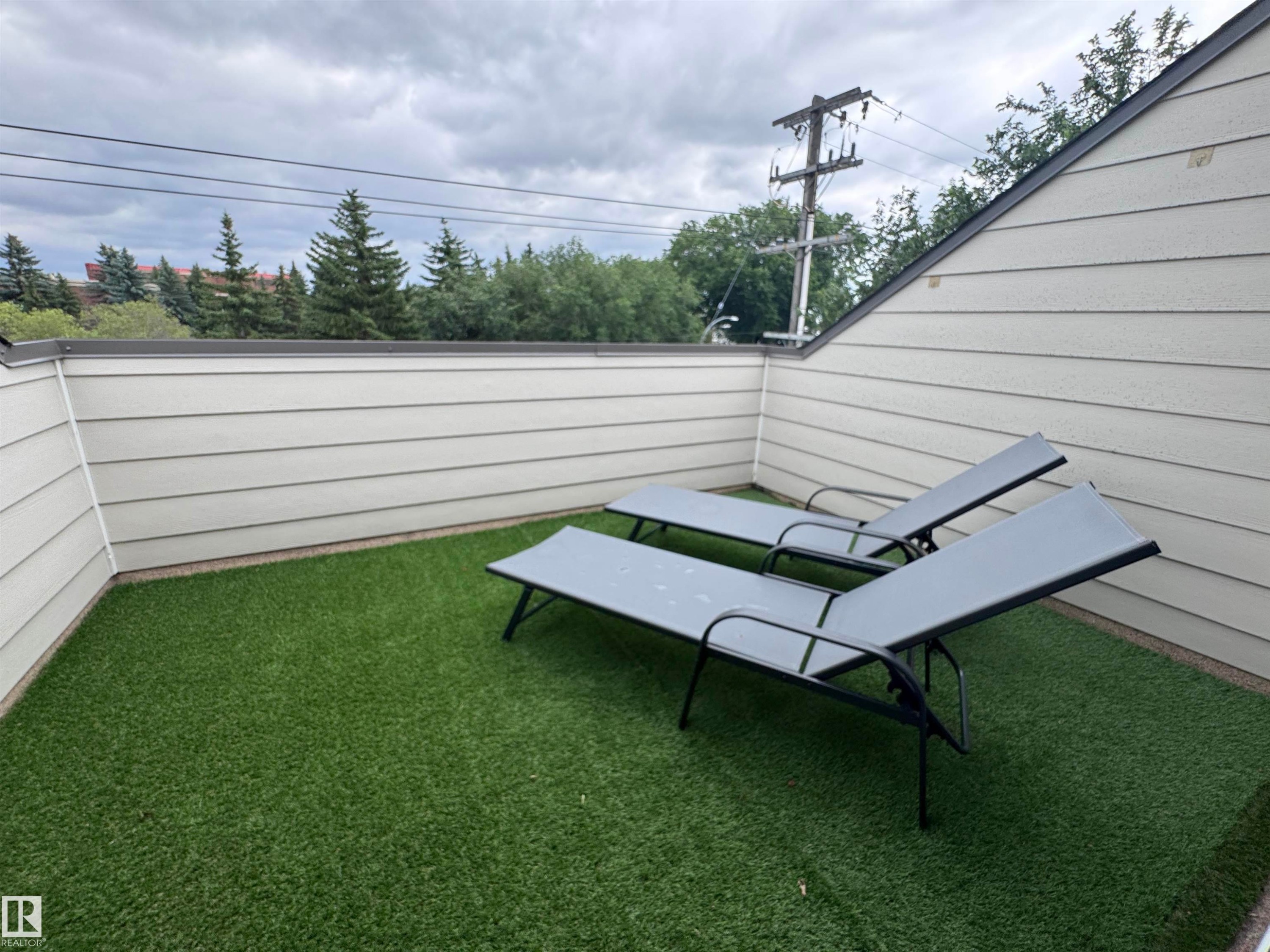 7004 97 Street Nw, Edmonton, AB - Outdoor