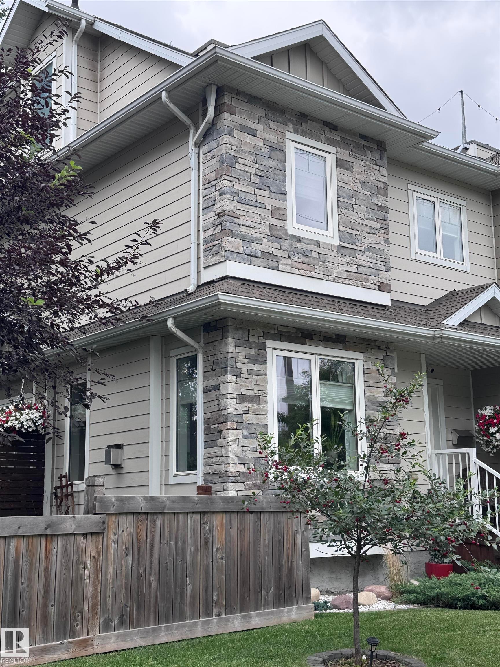 7004 97 Street Nw, Edmonton, AB - Outdoor