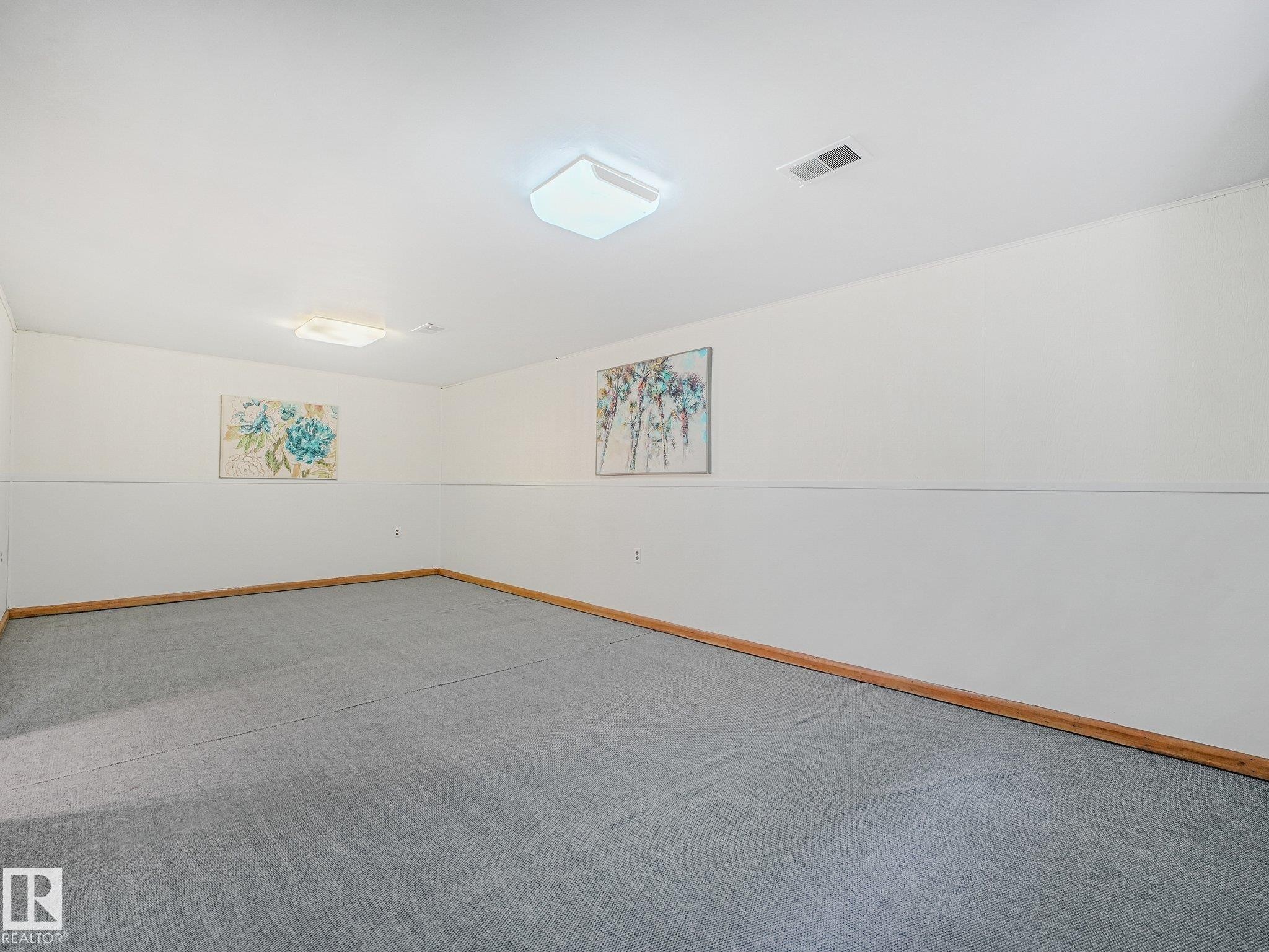 6112 105A Street Nw, Edmonton, AB - Indoor Photo Showing Other Room