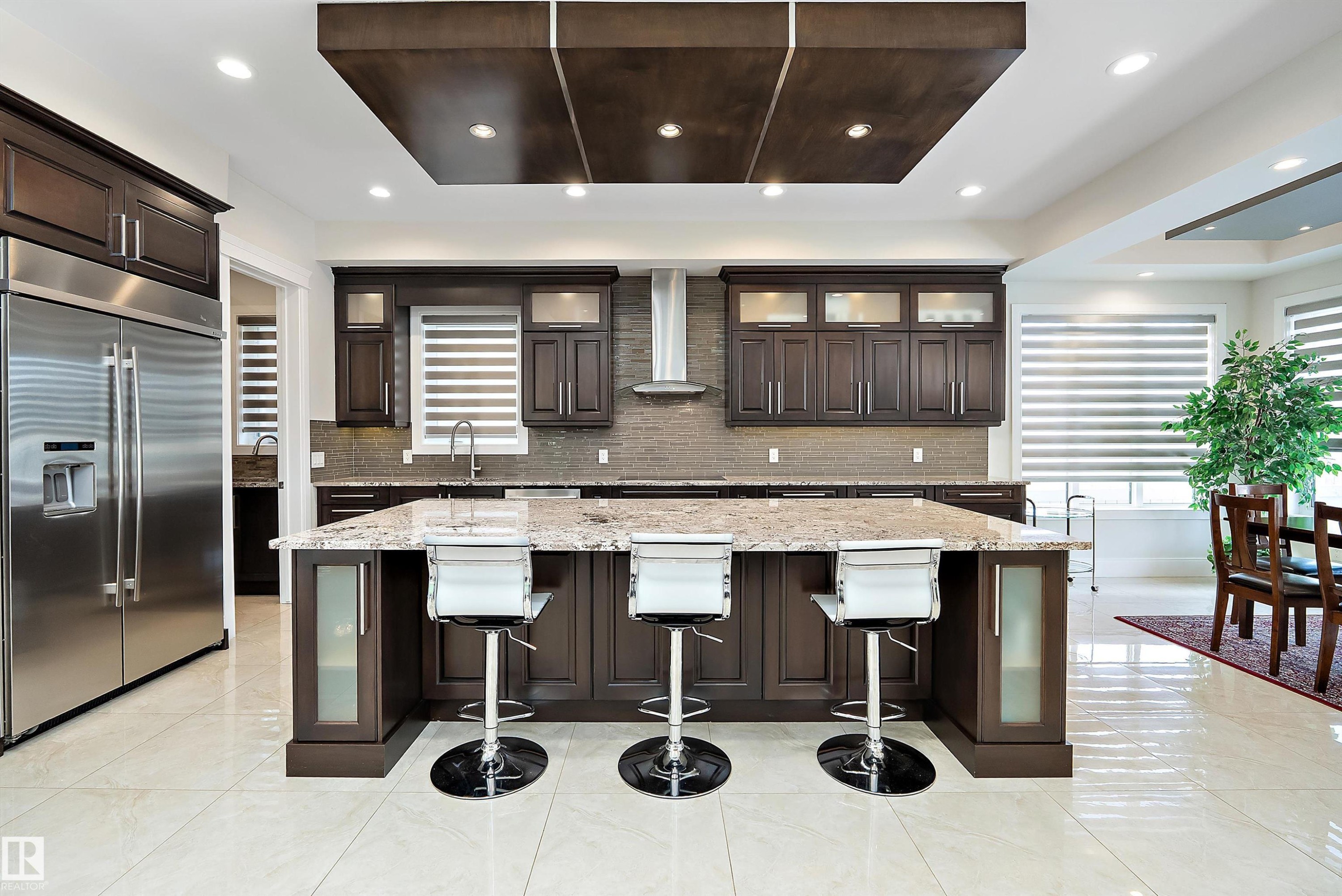 3644 Westcliff Way Sw, Edmonton, AB - Indoor Photo Showing Kitchen With Upgraded Kitchen