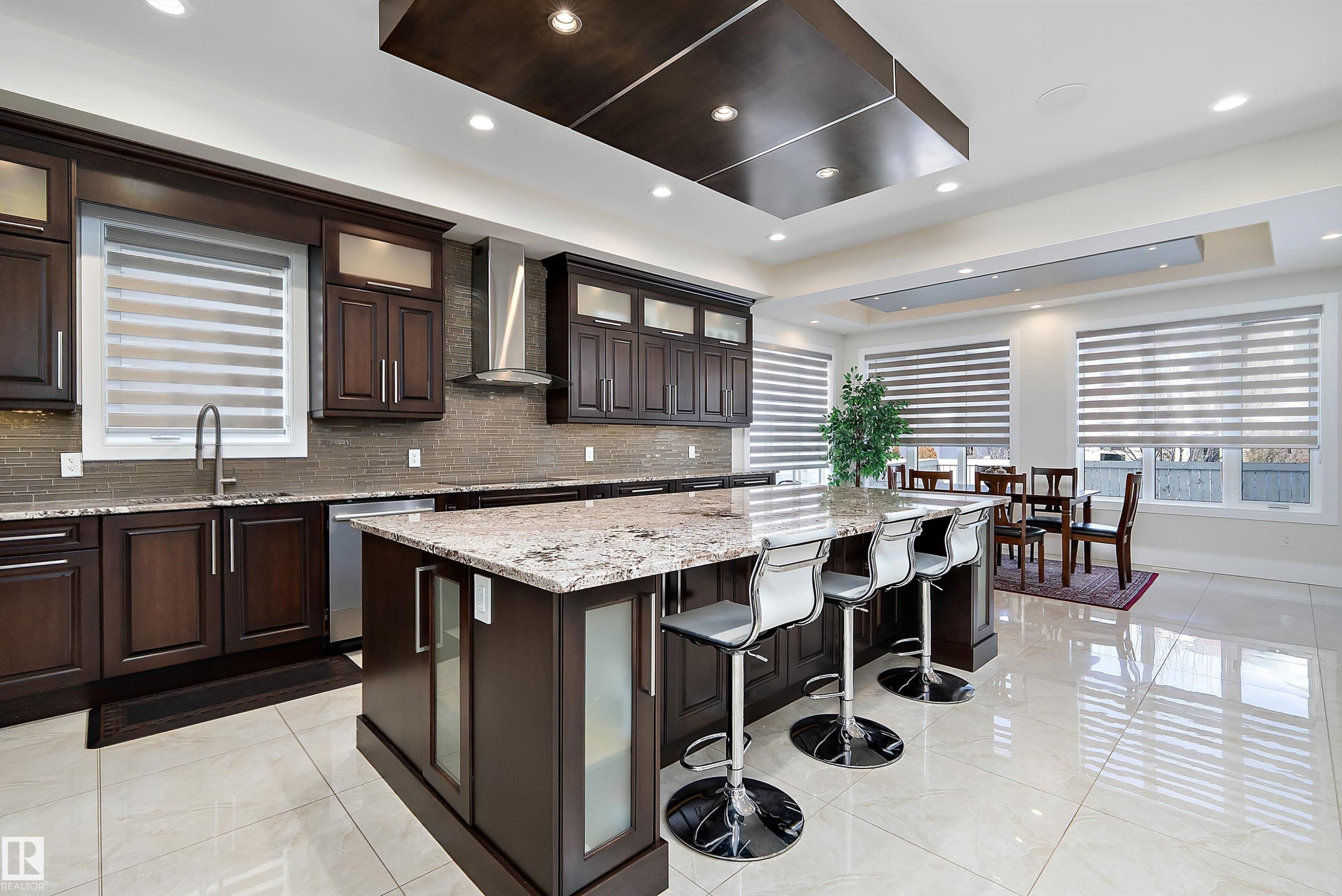 3644 Westcliff Way Sw, Edmonton, AB - Indoor Photo Showing Kitchen With Upgraded Kitchen