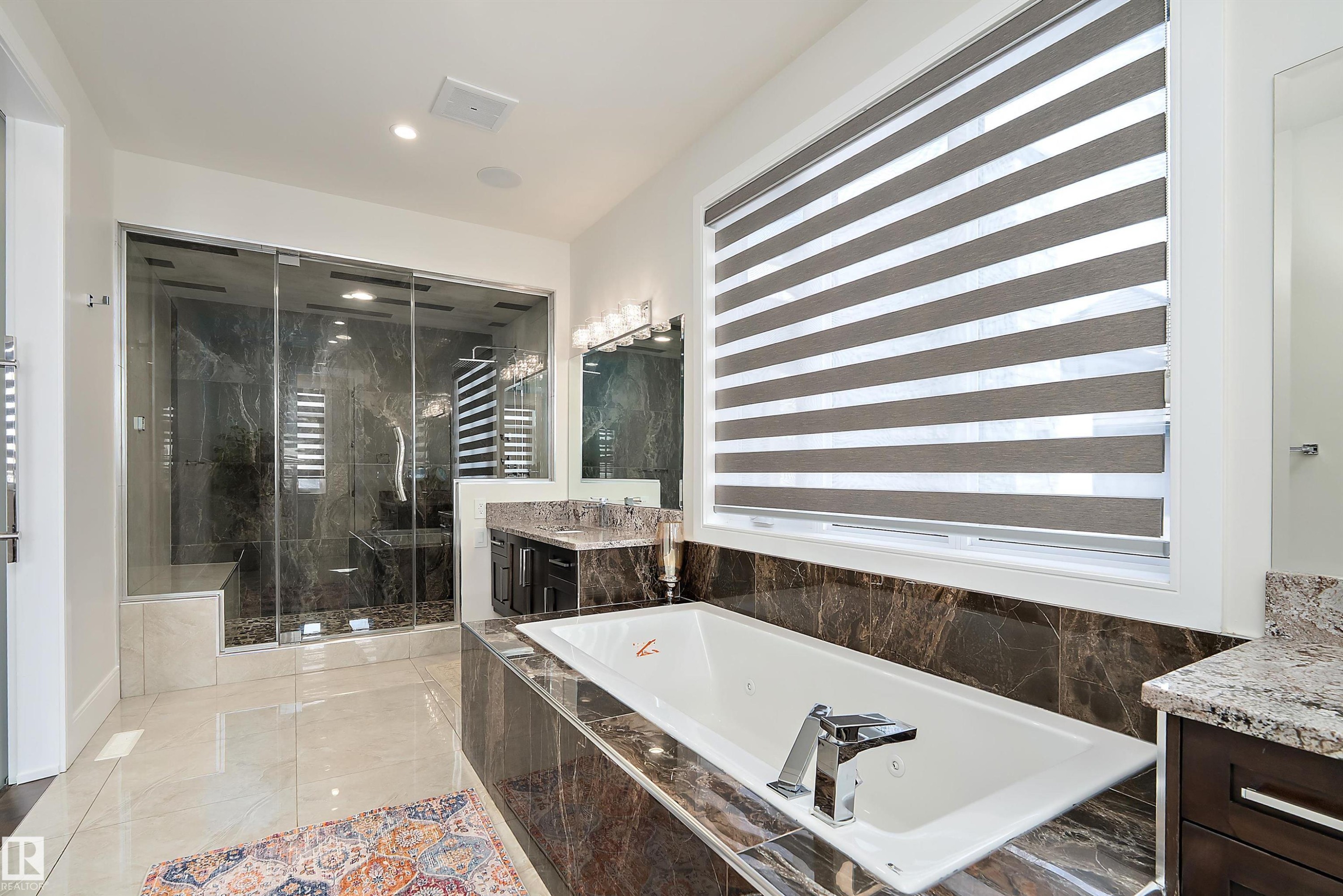 3644 Westcliff Way Sw, Edmonton, AB - Indoor Photo Showing Bathroom